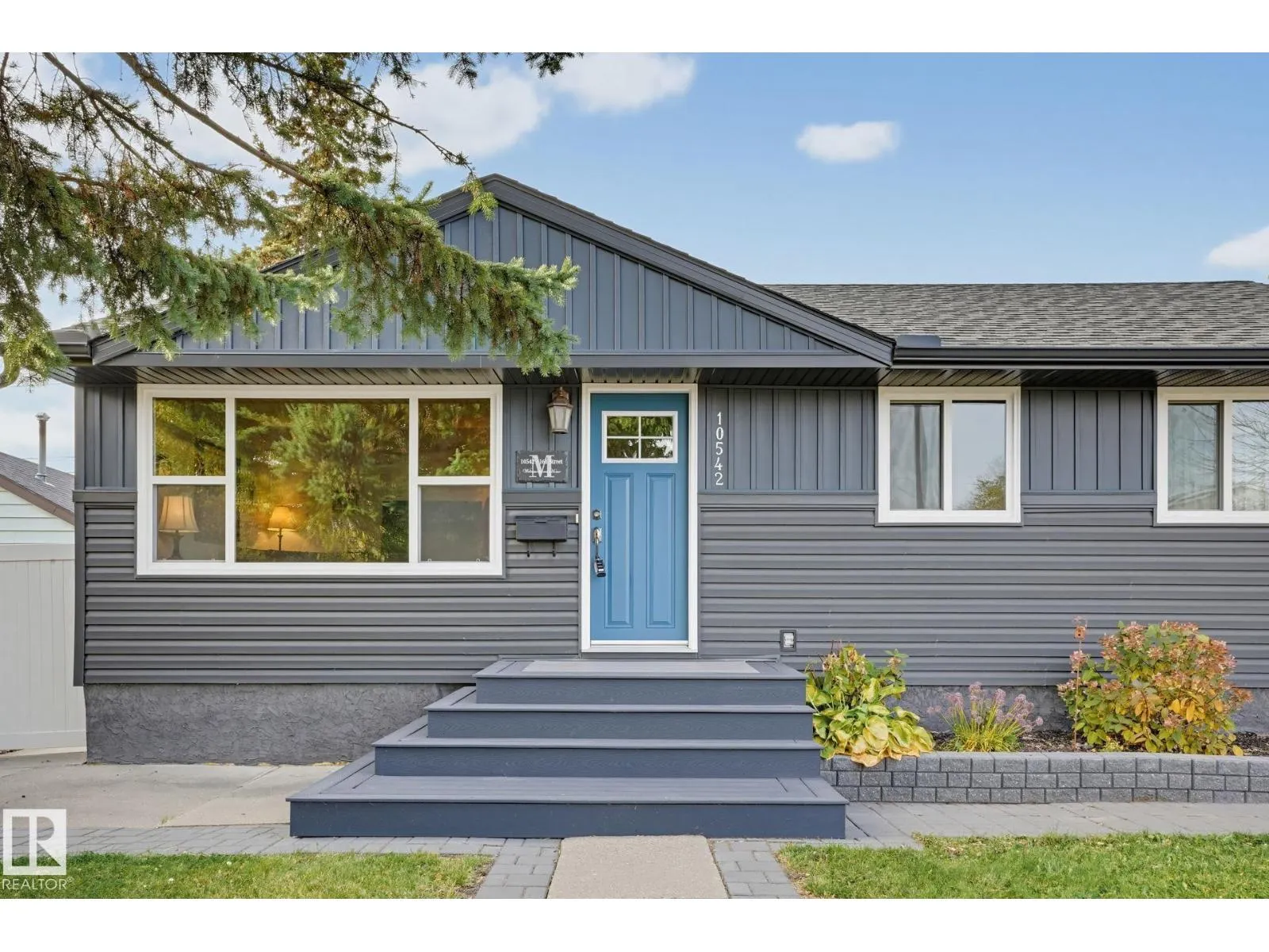 10542 161 ST NW