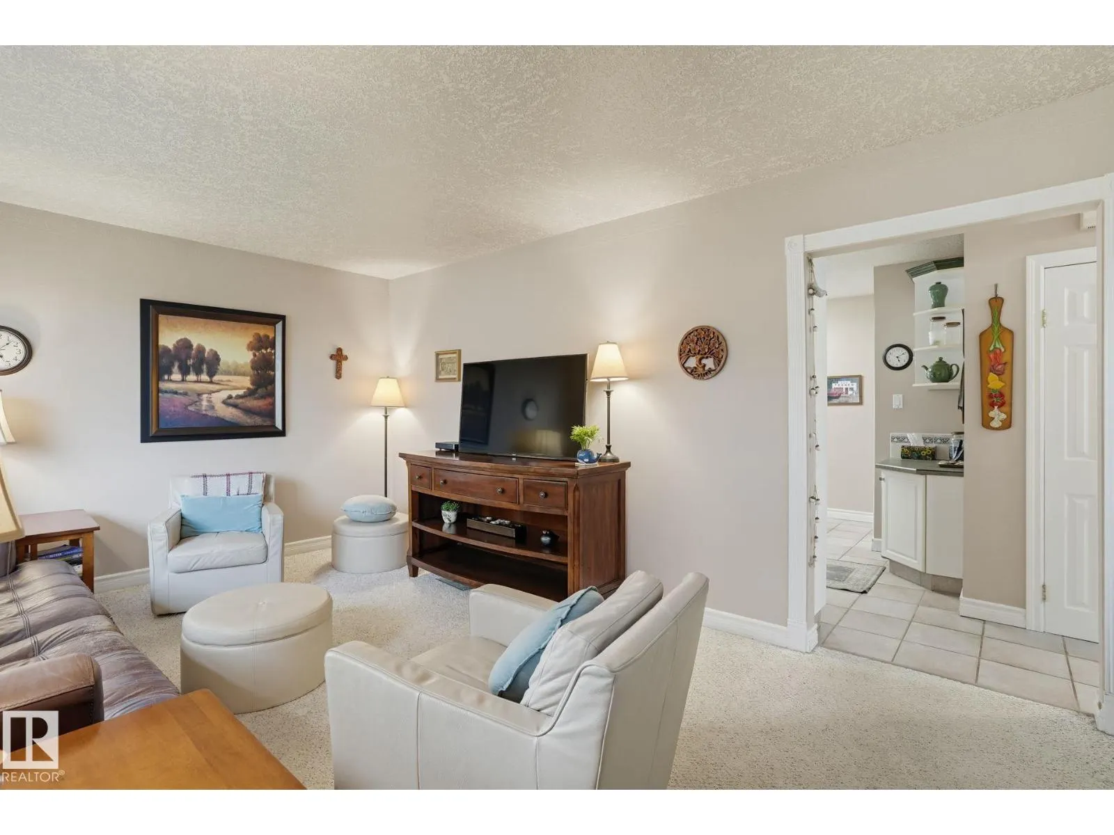 10542 161 ST NW