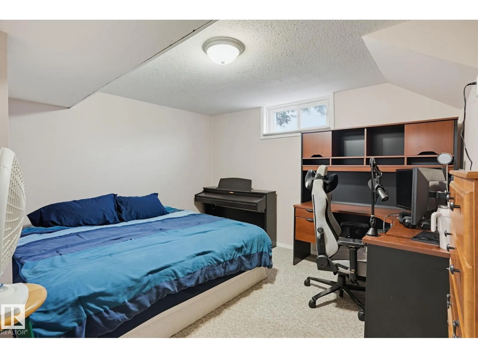 10542 161 ST NW