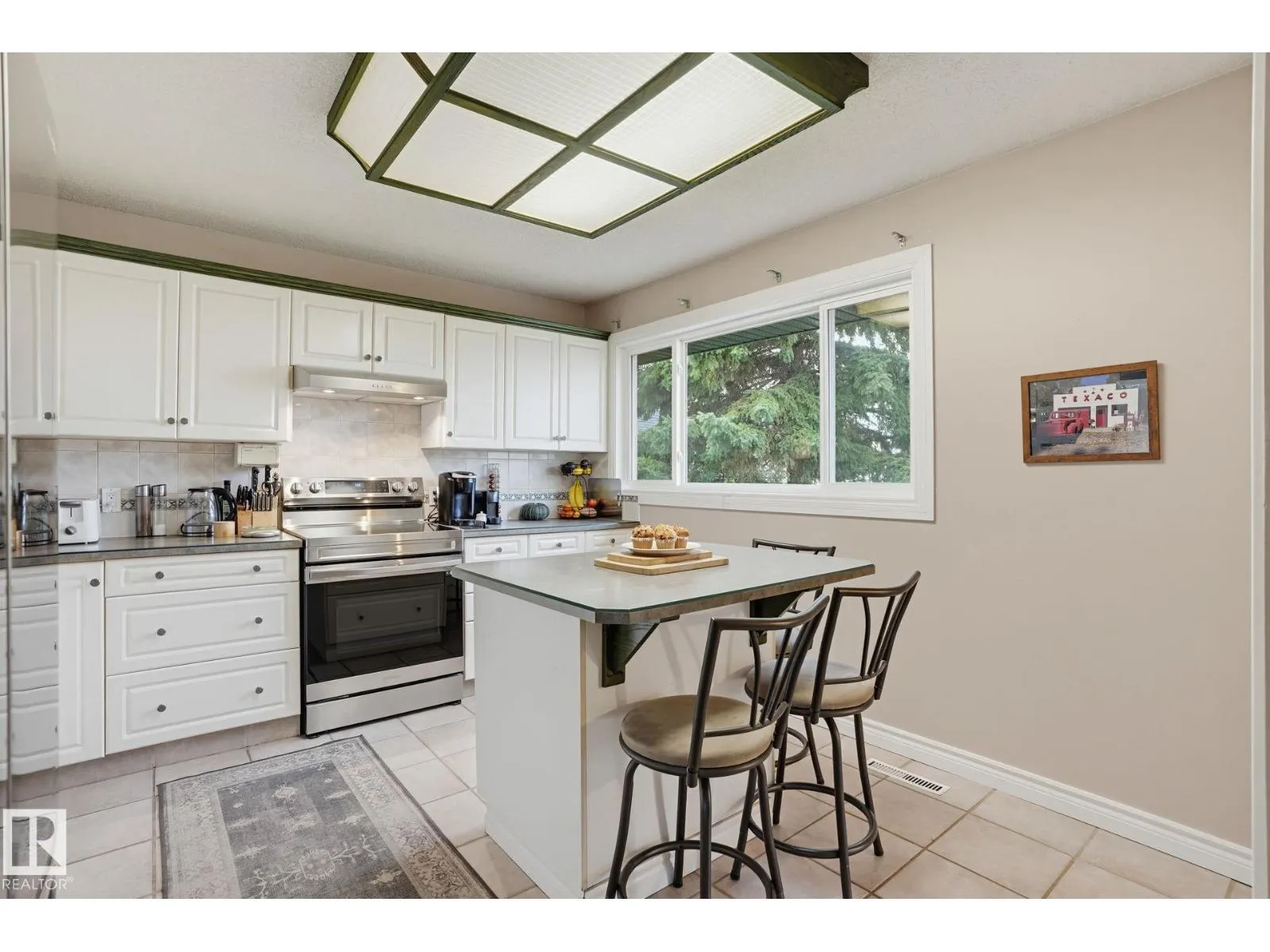 10542 161 ST NW
