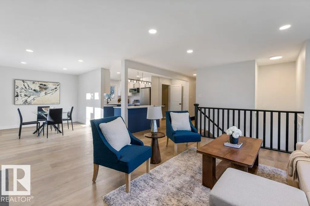 4 FLEETWOOD CR