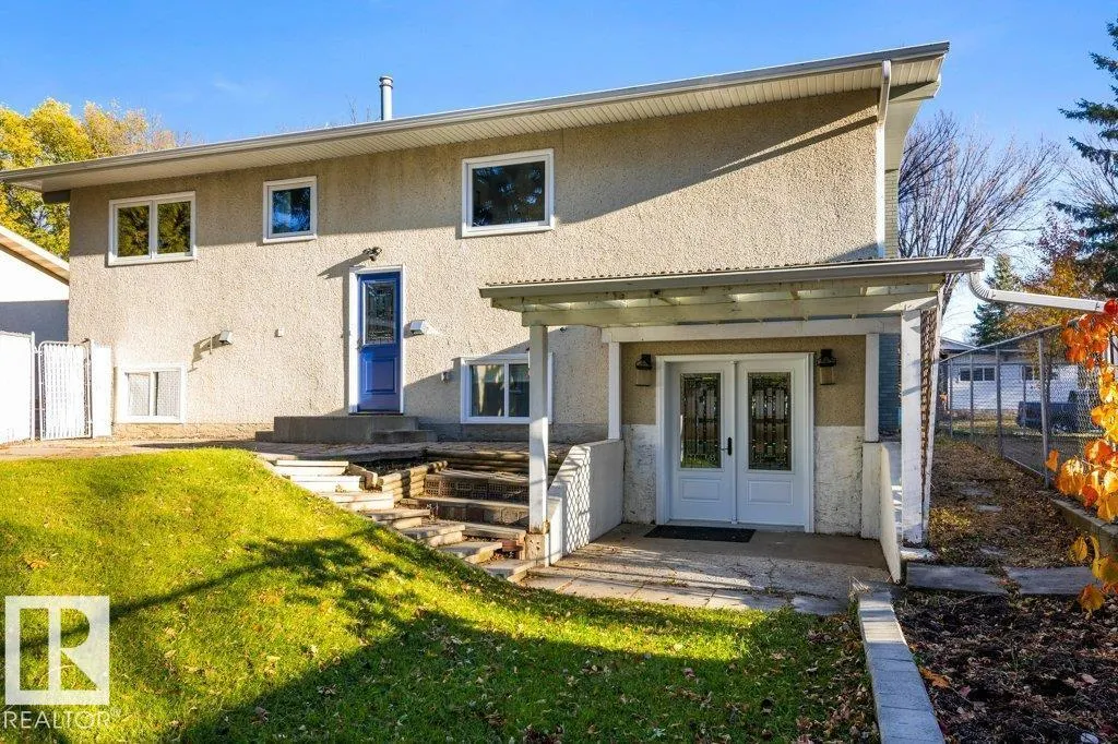 4 FLEETWOOD CR