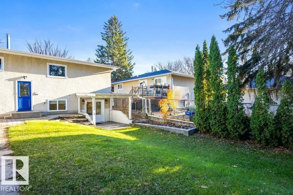 4 FLEETWOOD CR