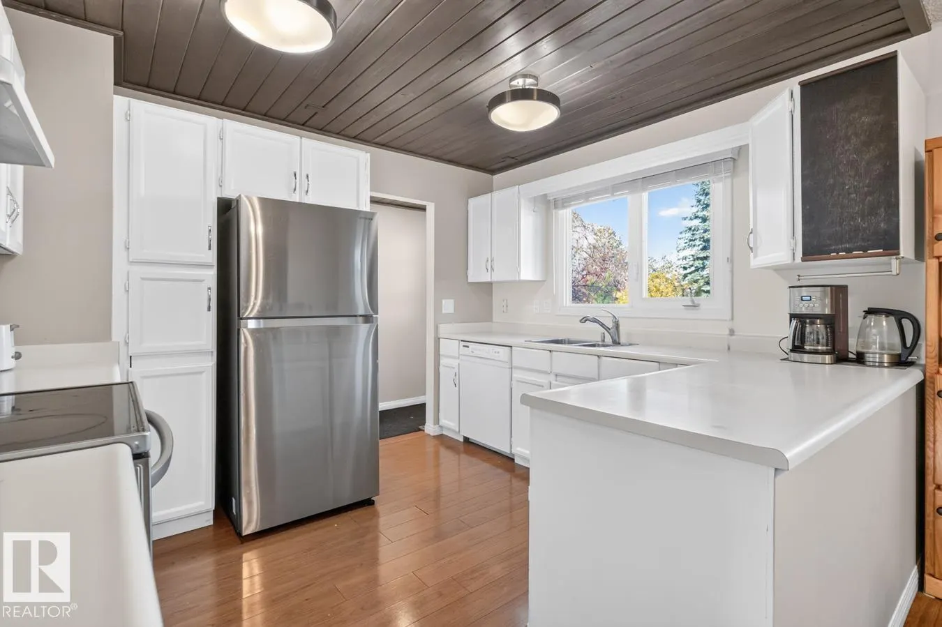 43 MORELAND CR