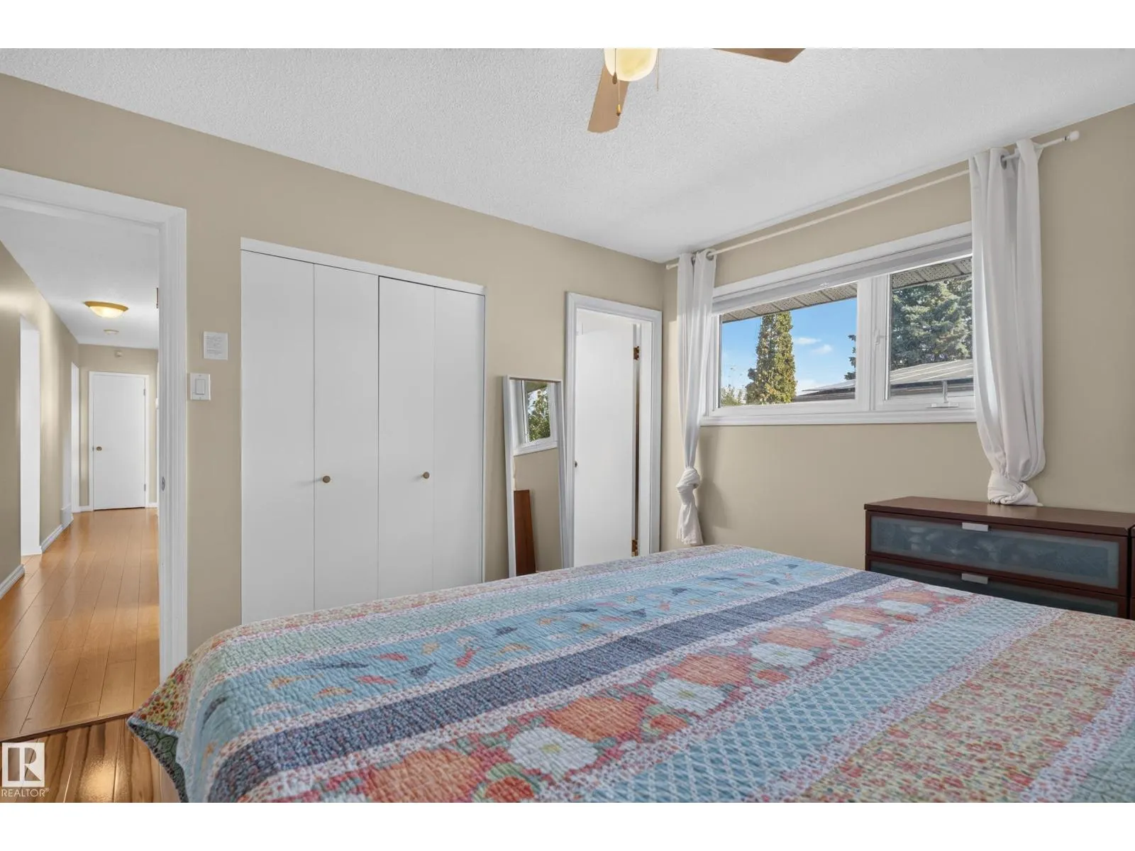 6512 94 AV NW