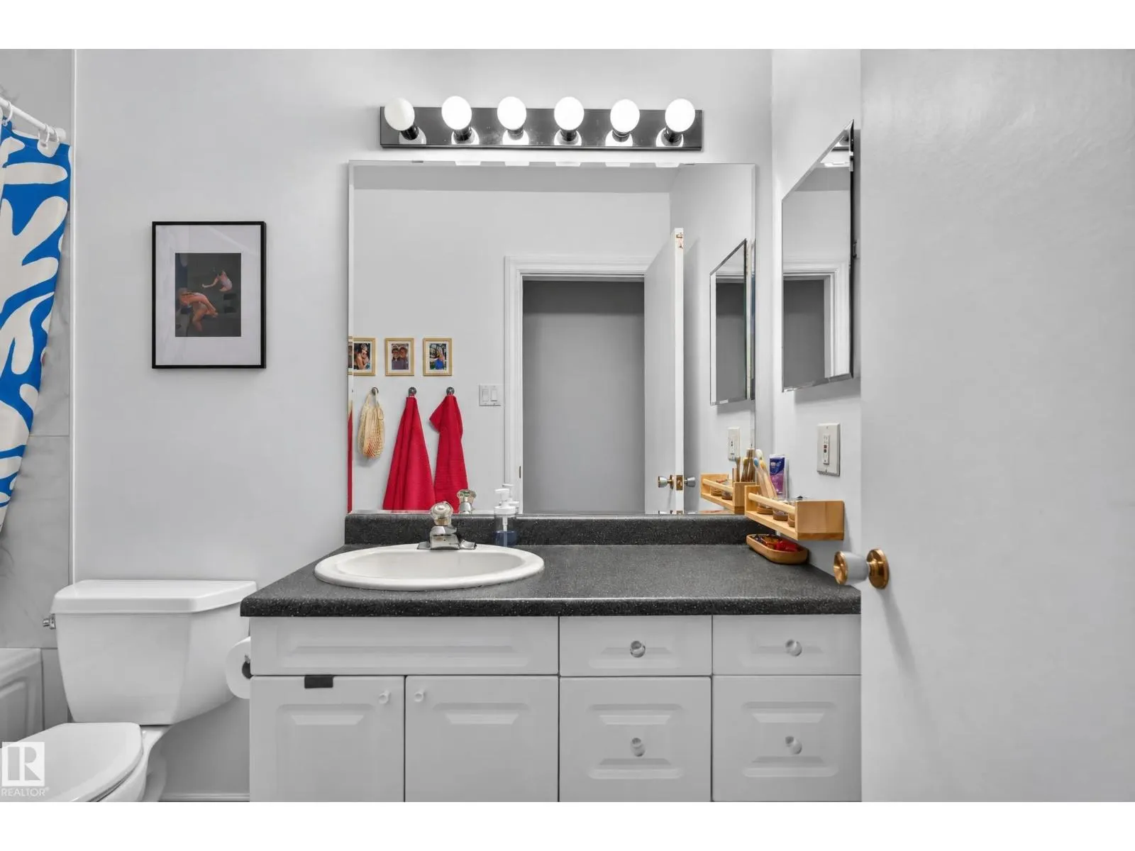 6512 94 AV NW