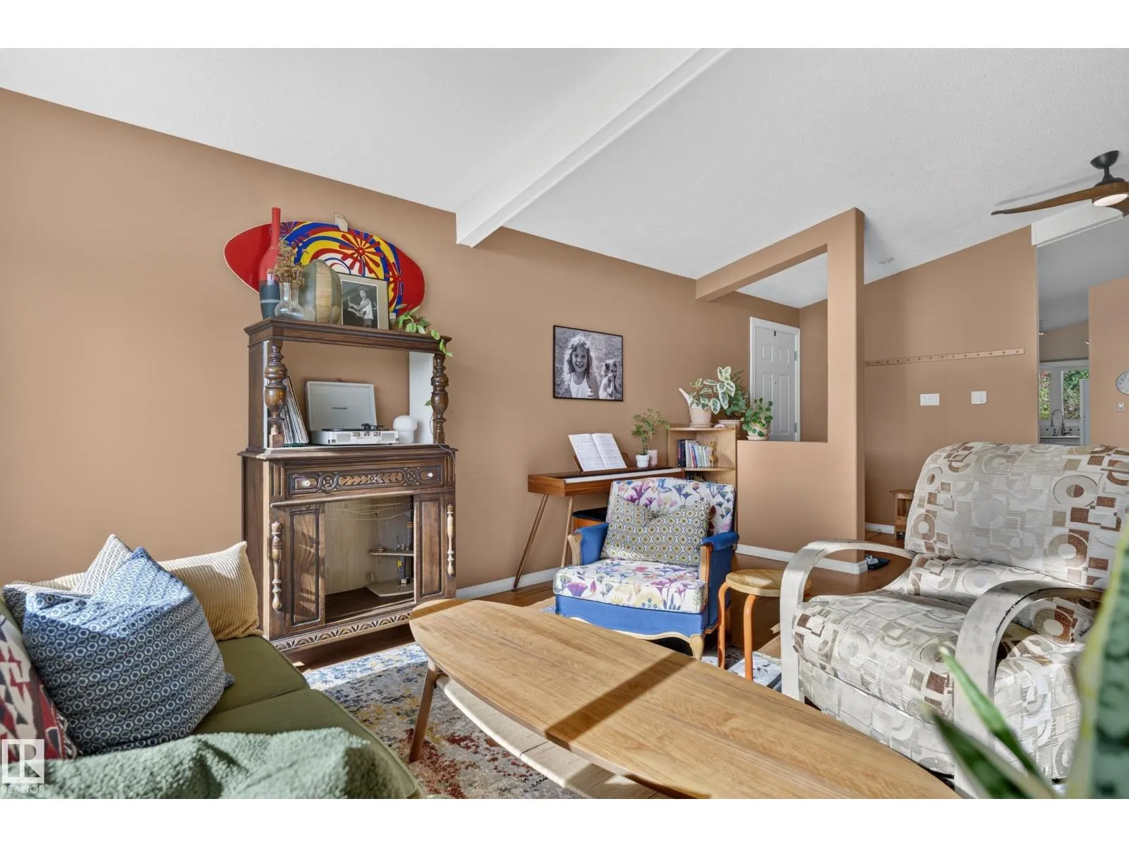 6512 94 AV NW