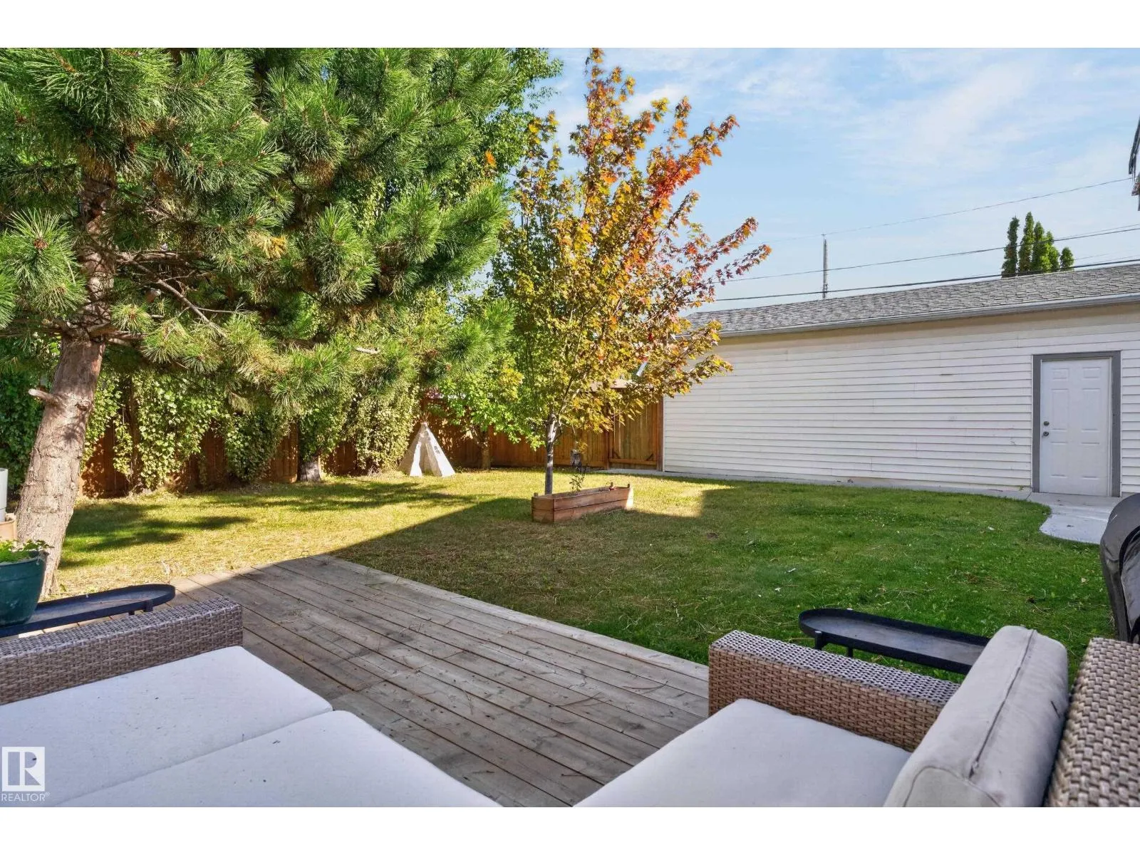 6512 94 AV NW