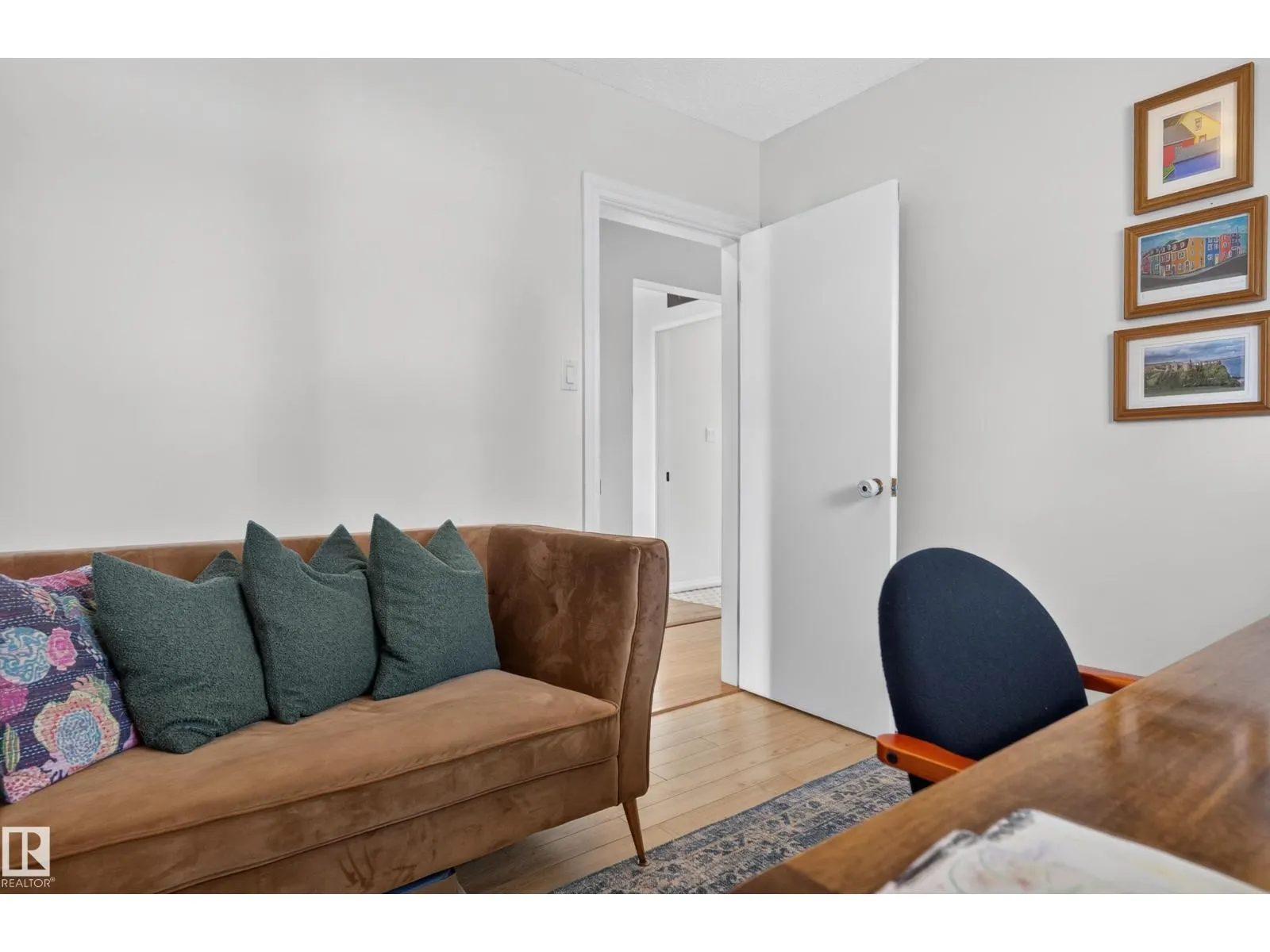 6512 94 AV NW