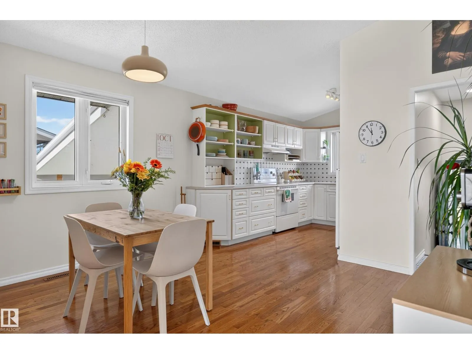 6512 94 AV NW