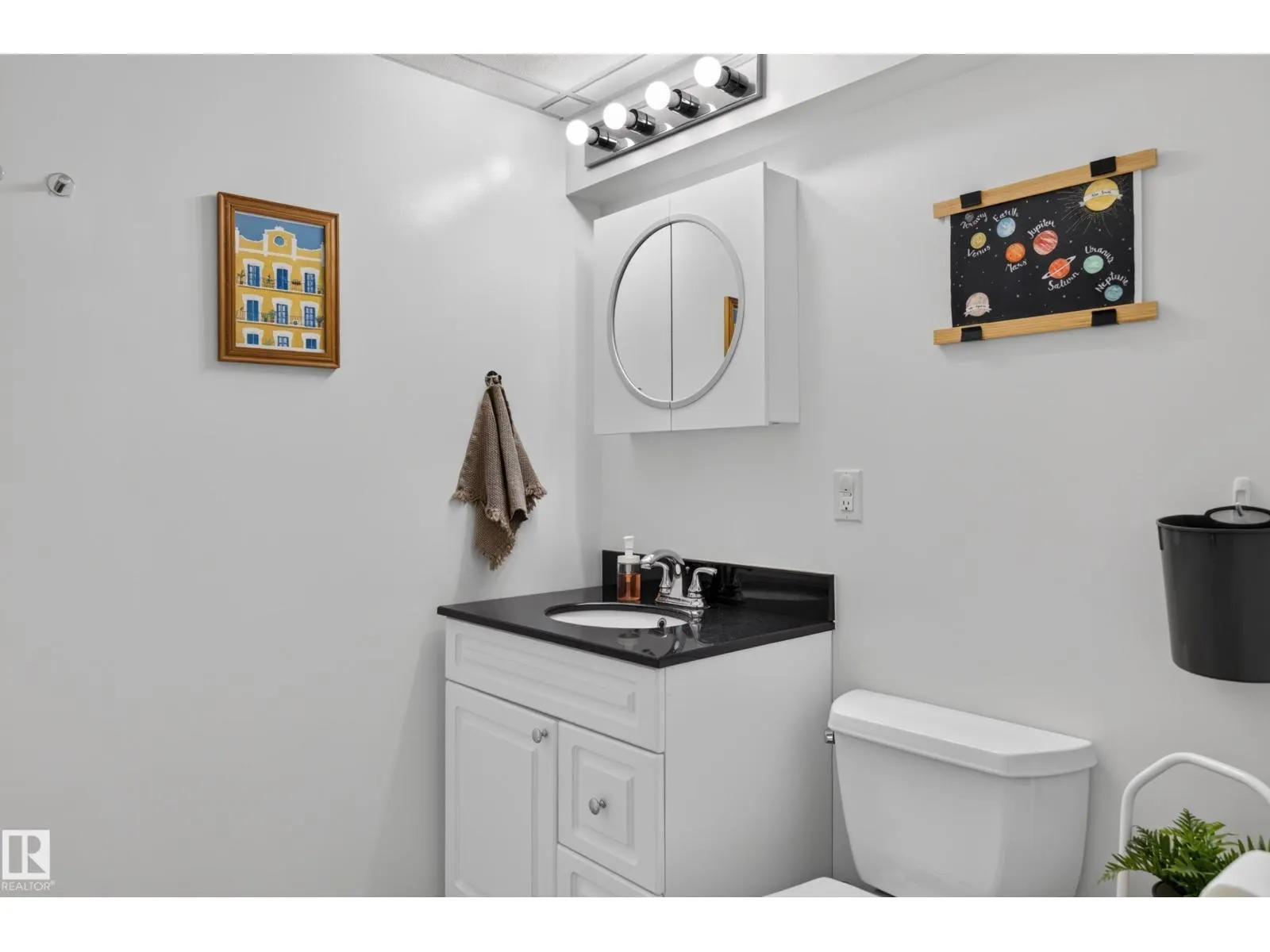 6512 94 AV NW