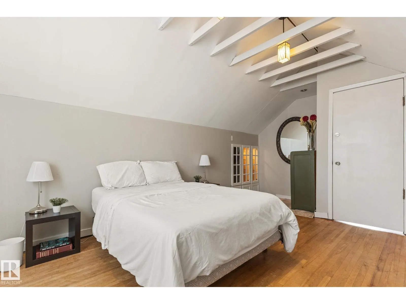 12034 104 ST NW