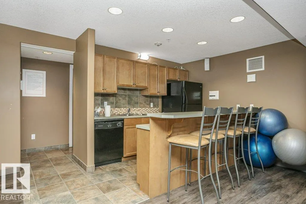 #325 278 SUDER GREENS DR NW