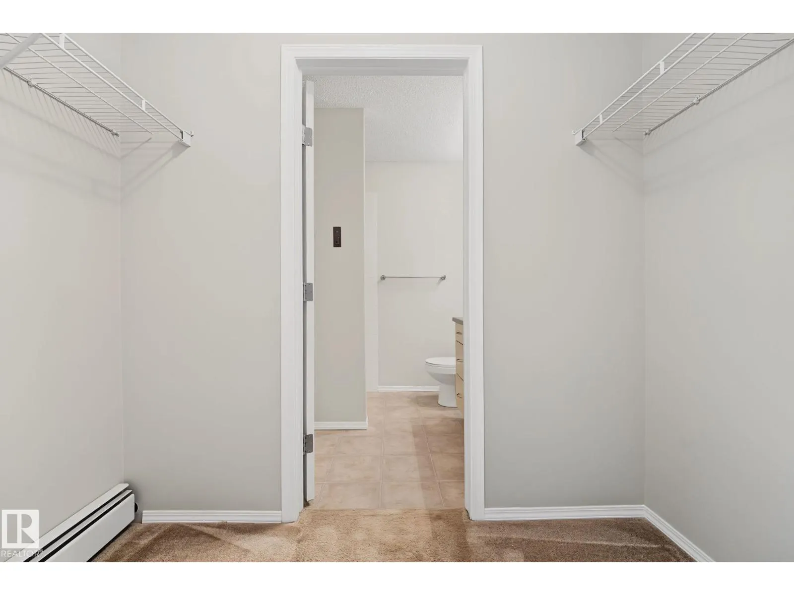 #102 646 MCALLISTER LO SW