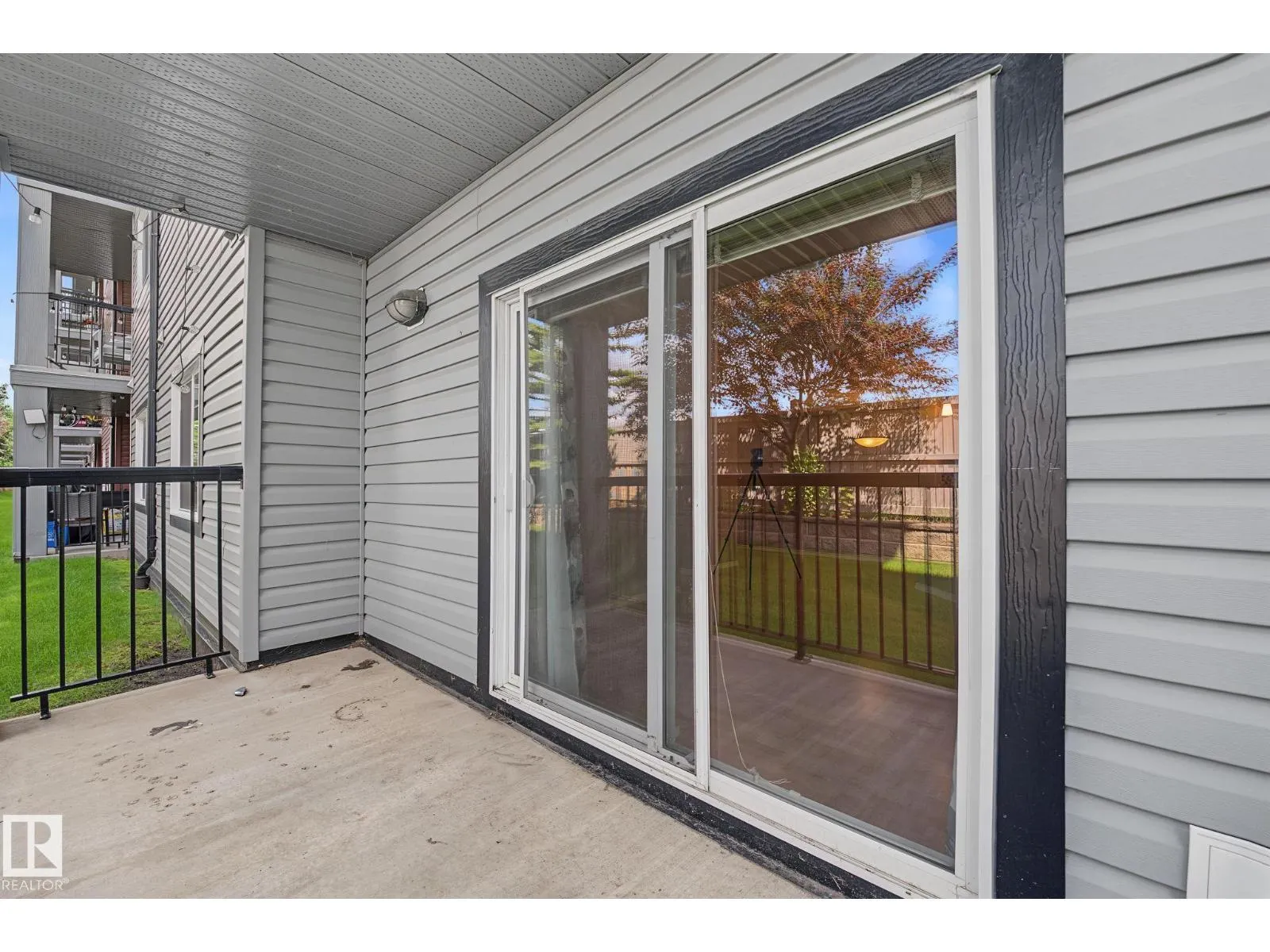 #102 646 MCALLISTER LO SW