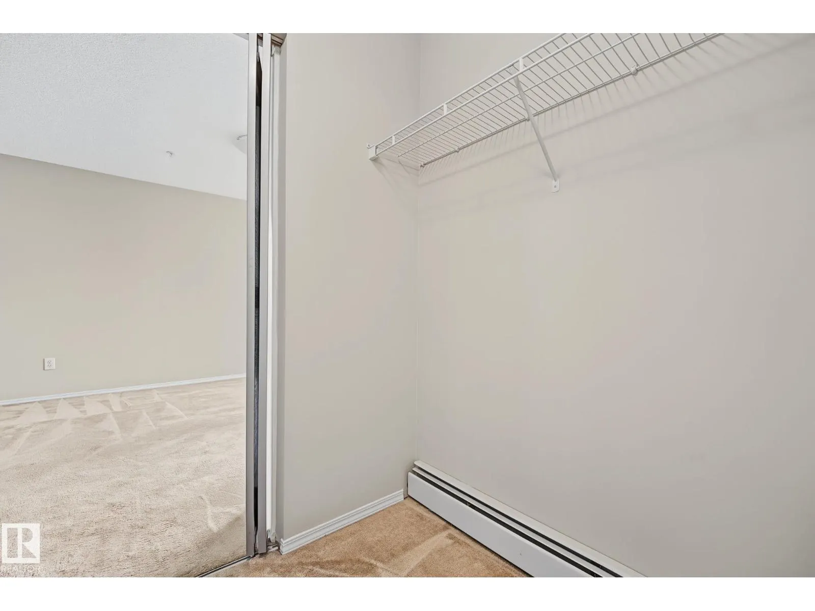 #102 646 MCALLISTER LO SW
