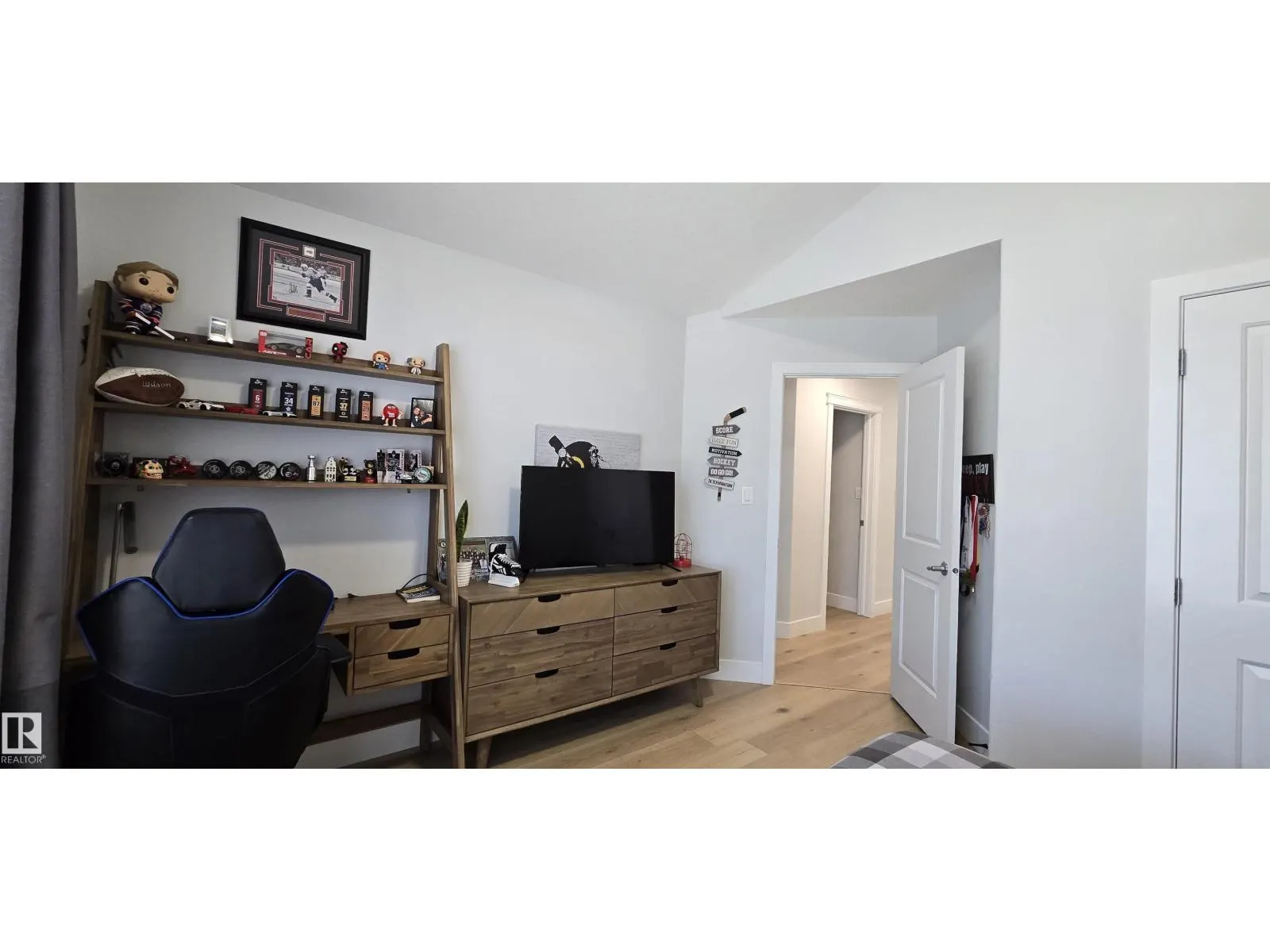 15883 13 AV SW