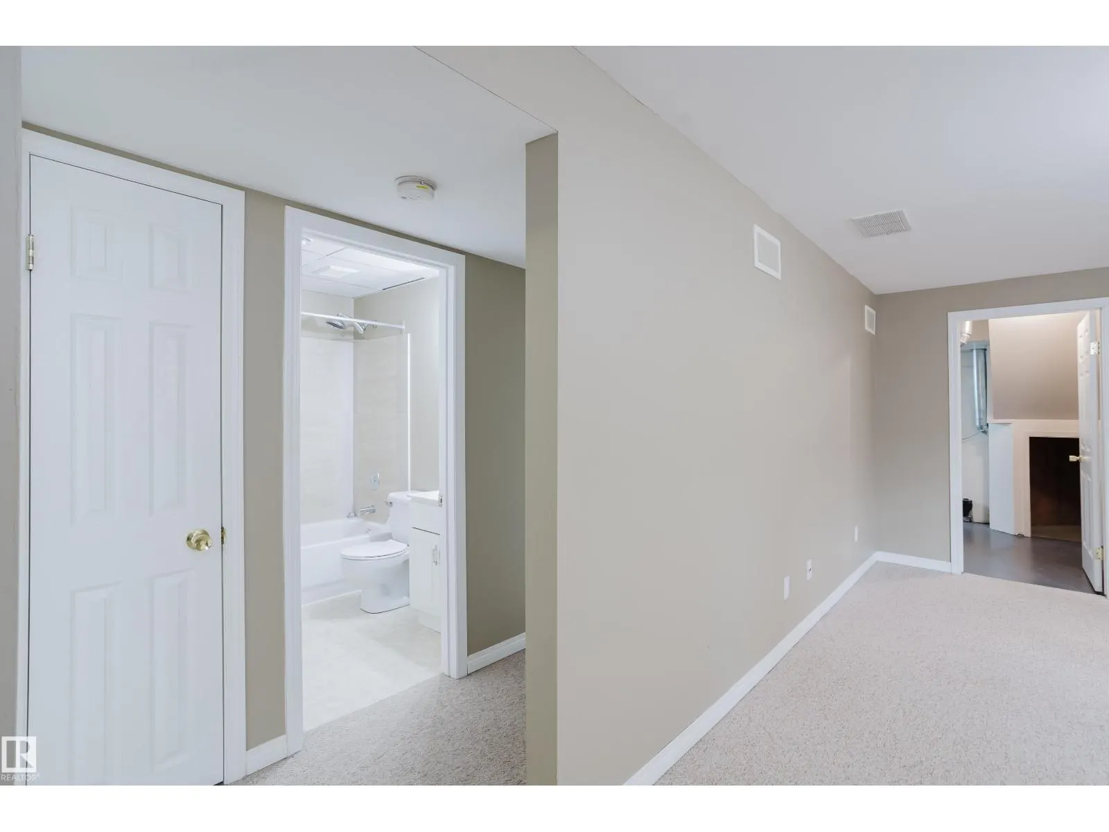 75 LANDSDOWNE DR
