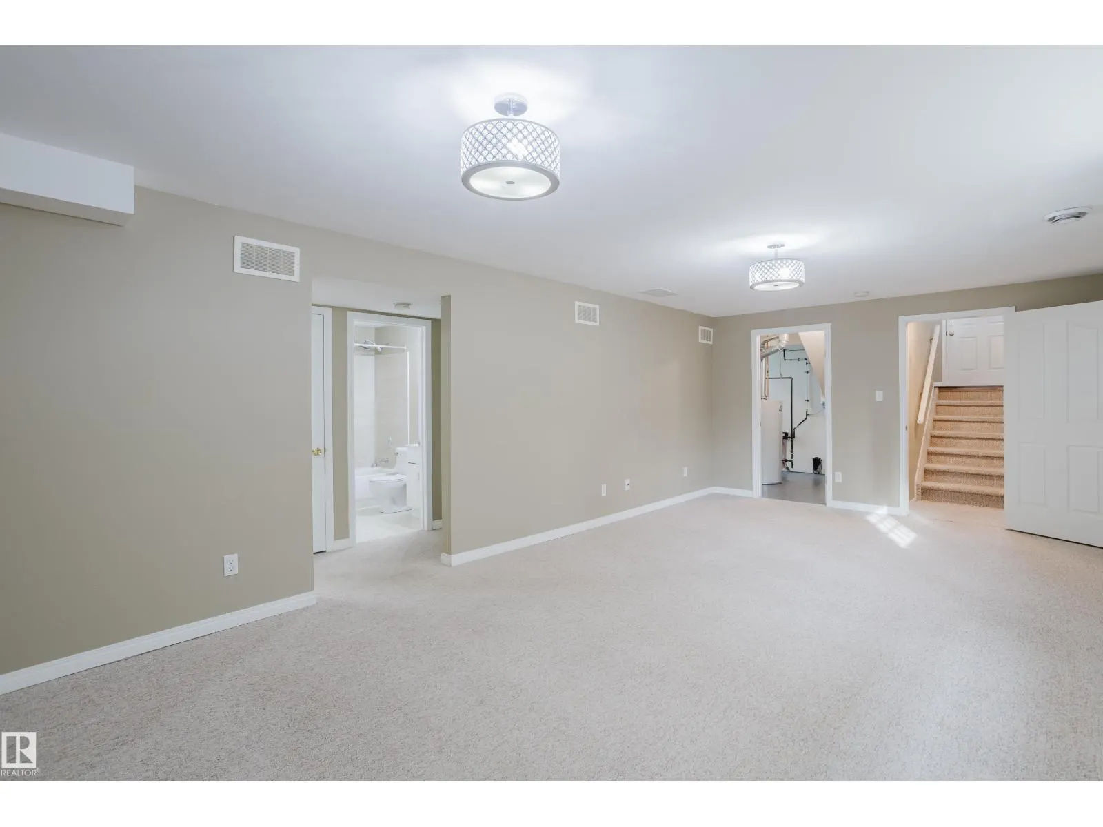 75 LANDSDOWNE DR