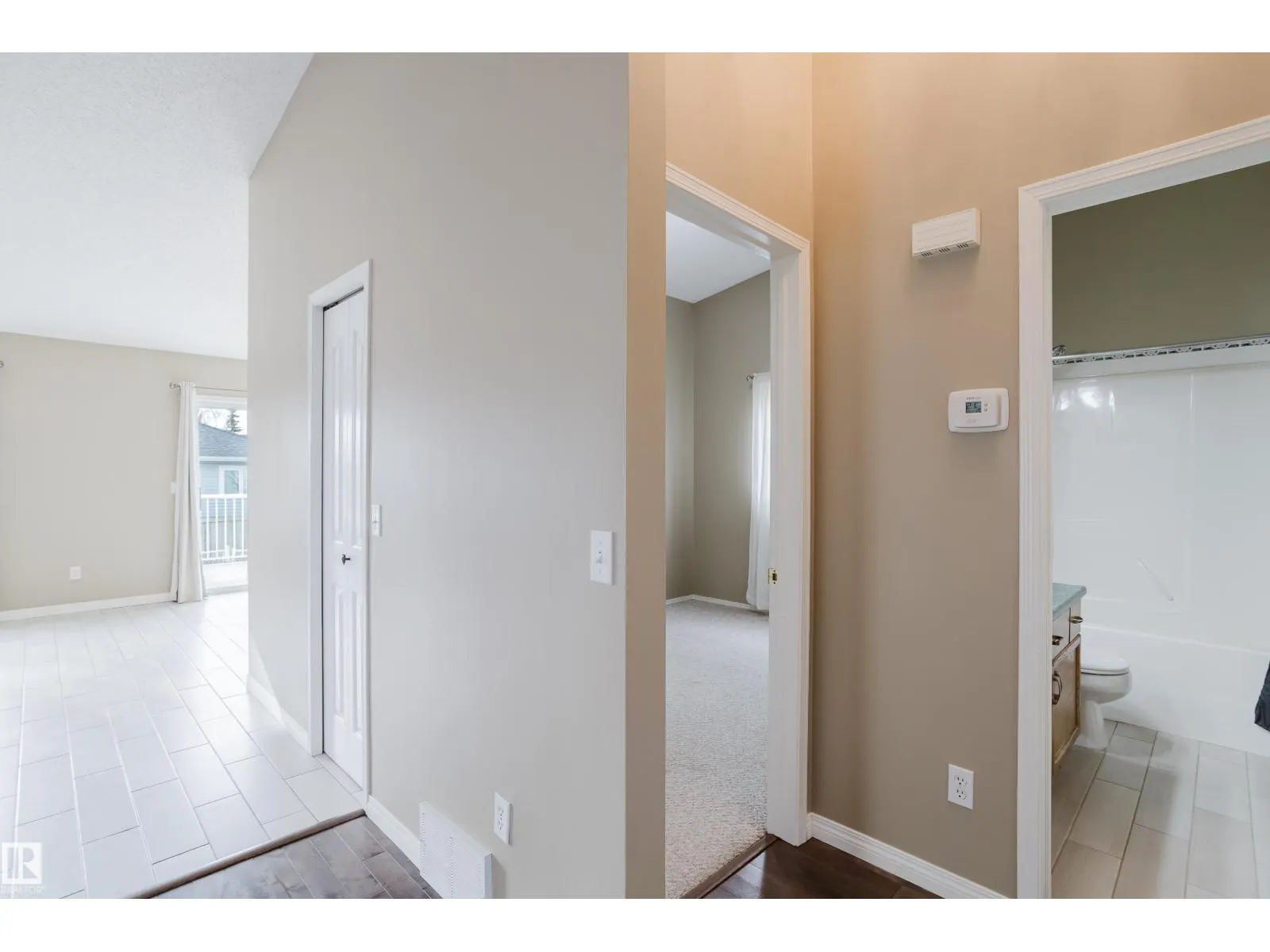 75 LANDSDOWNE DR