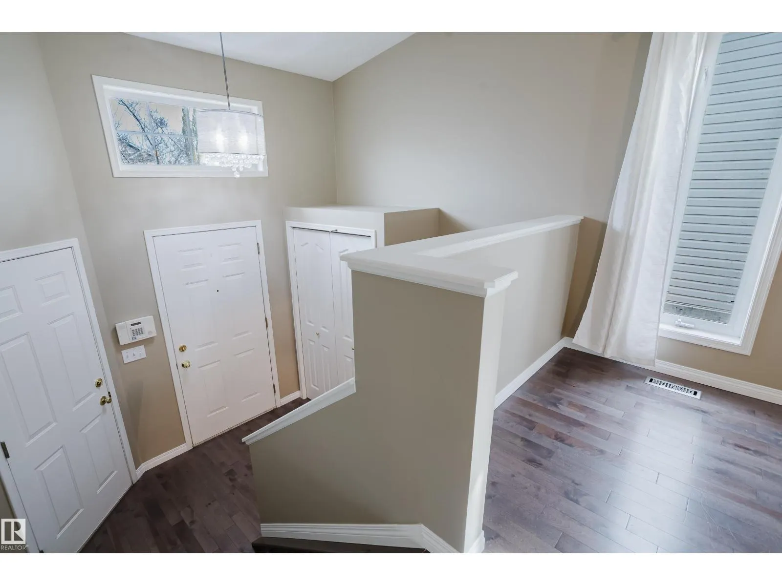 75 LANDSDOWNE DR