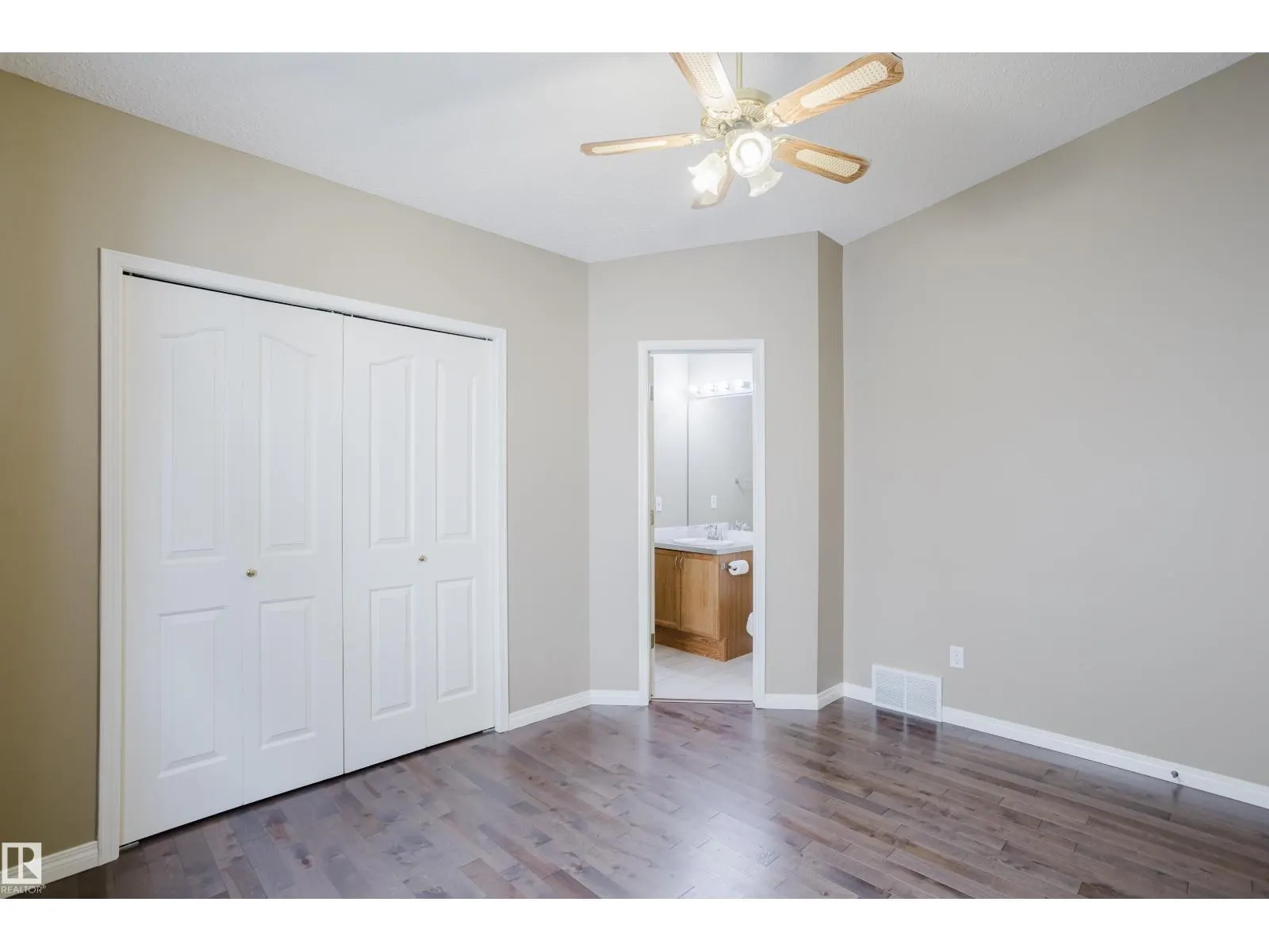 75 LANDSDOWNE DR