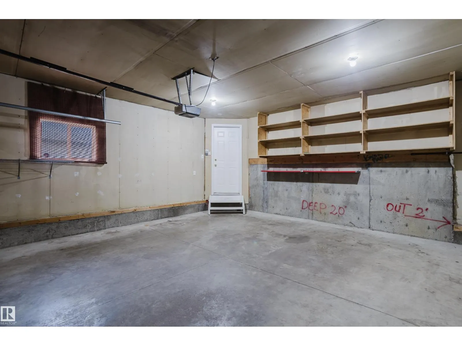 75 LANDSDOWNE DR