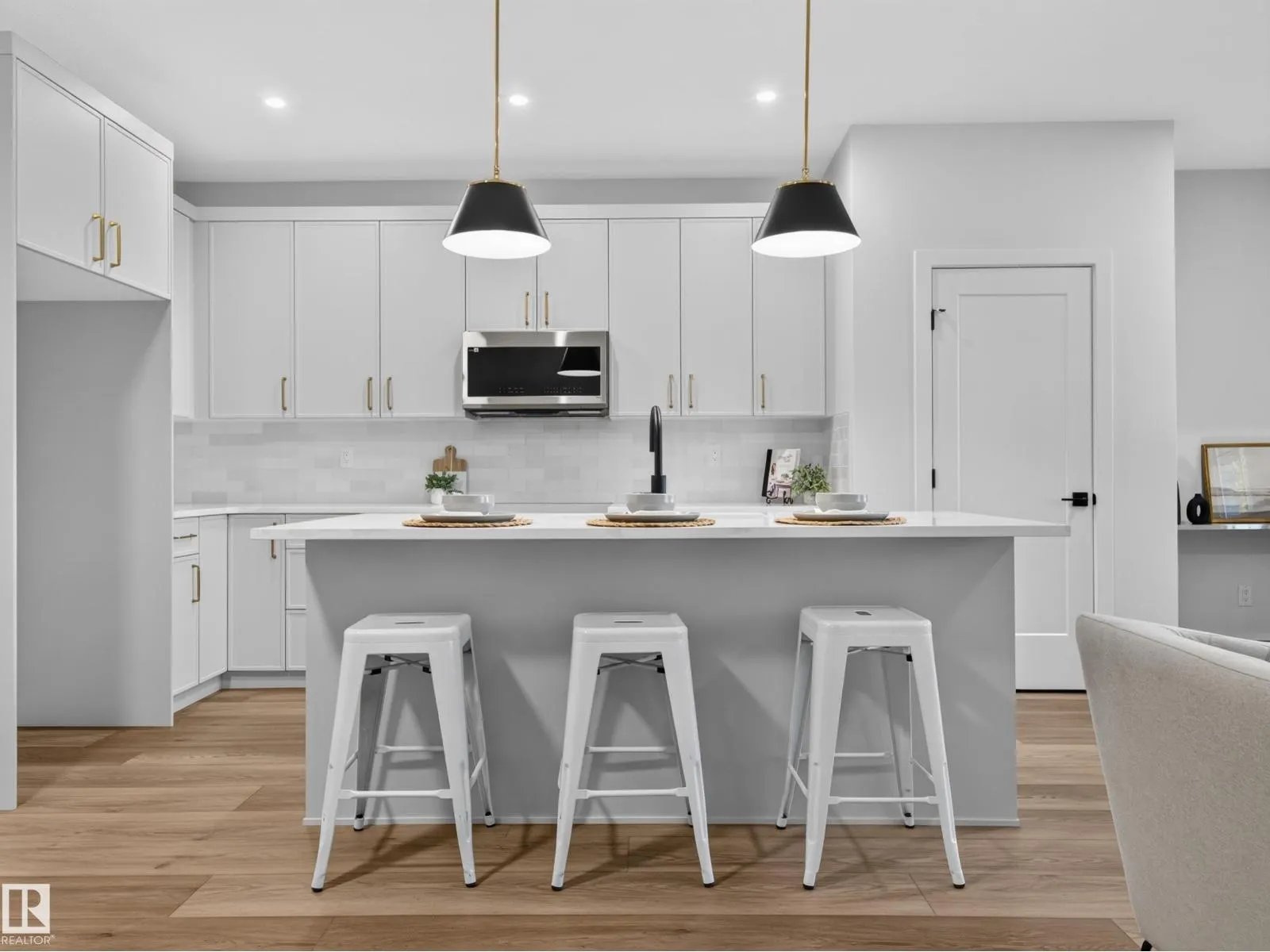 10985 130 ST NW