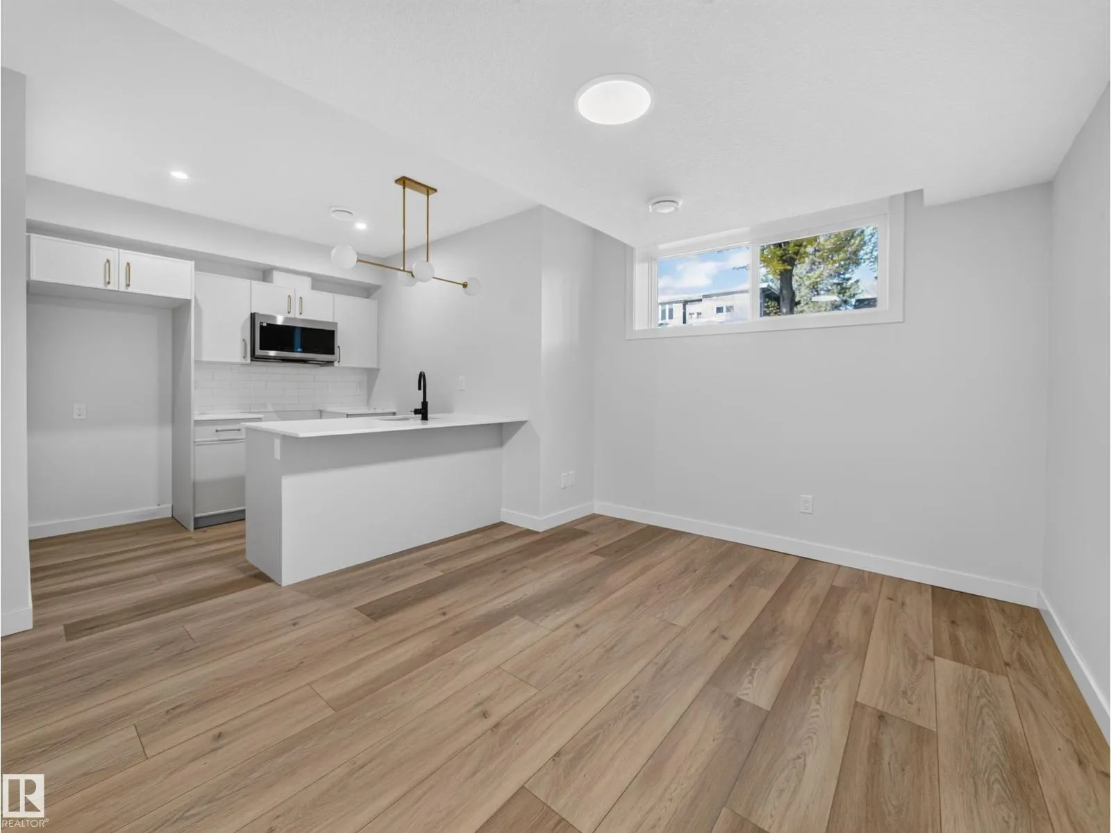 10985 130 ST NW
