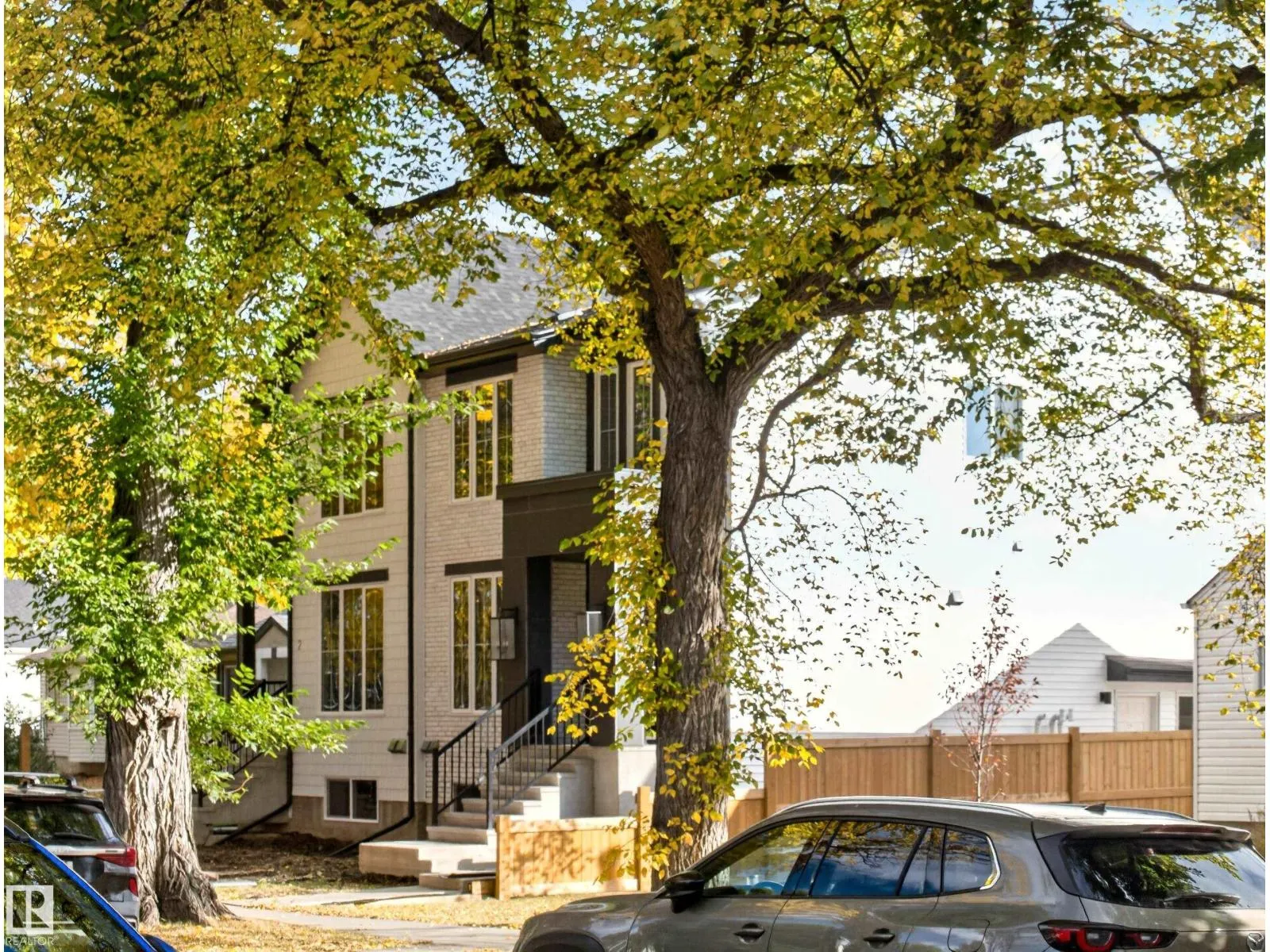 10985 130 ST NW
