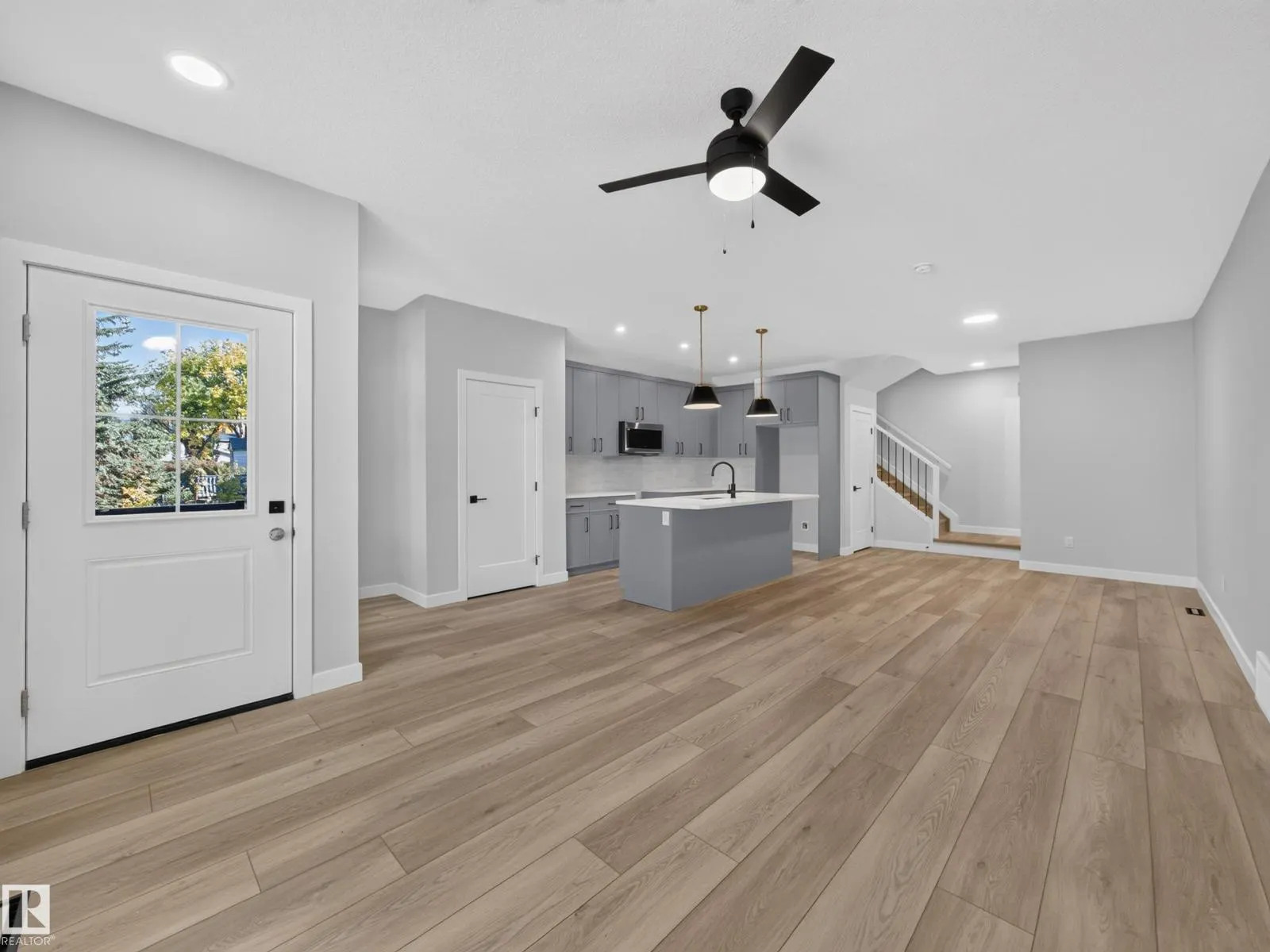 10985 130 ST NW
