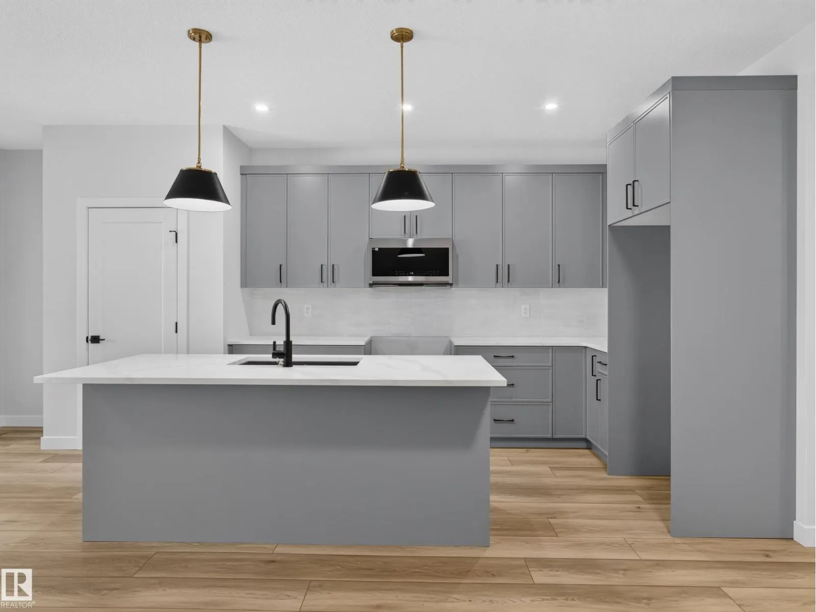 10985 130 ST NW