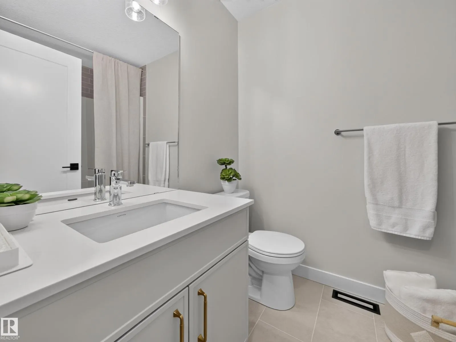 10985 130 ST NW