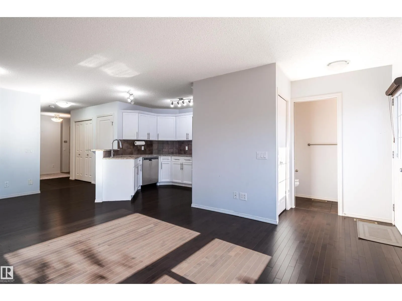 21413 94 AV NW