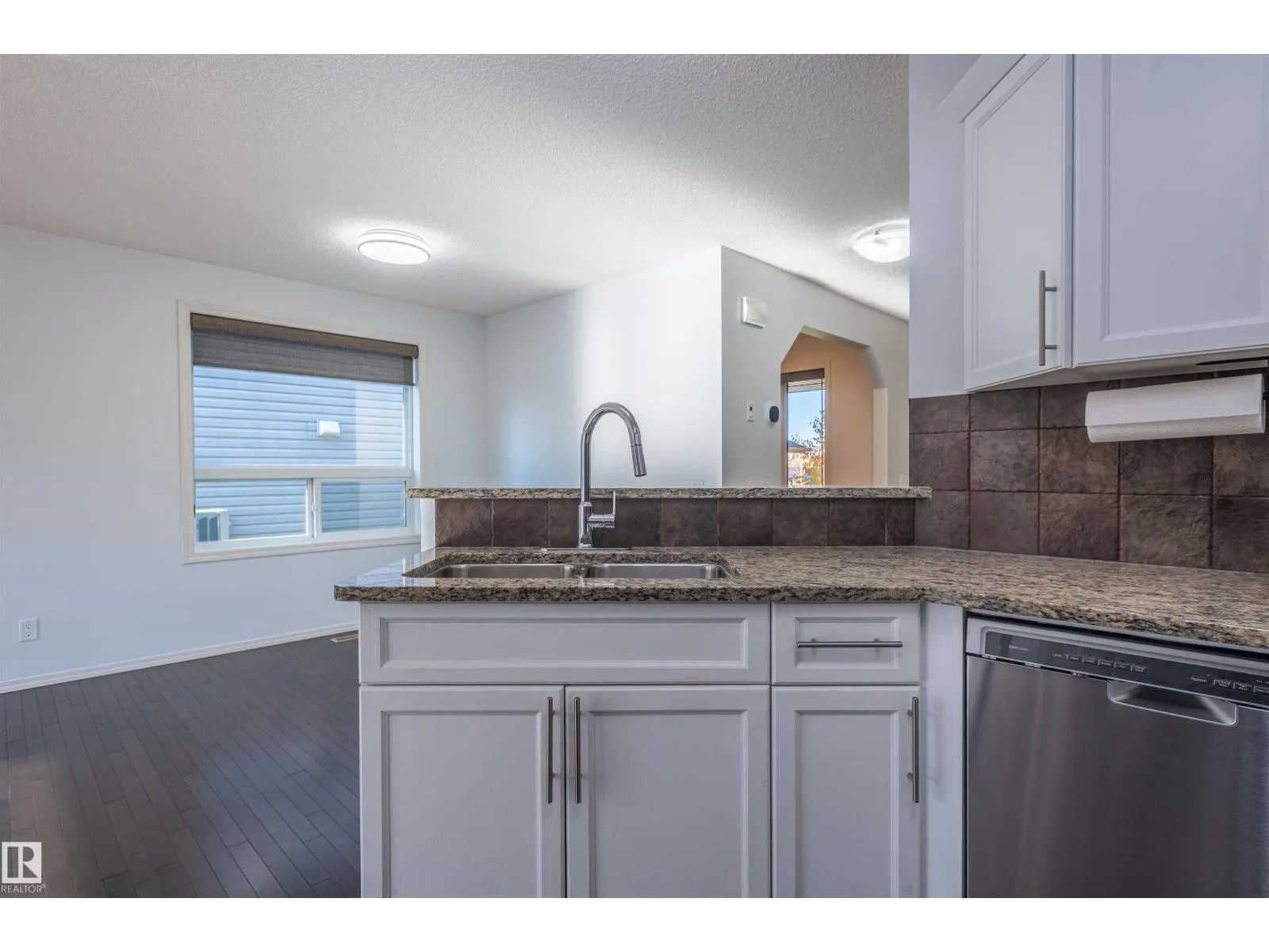 21413 94 AV NW