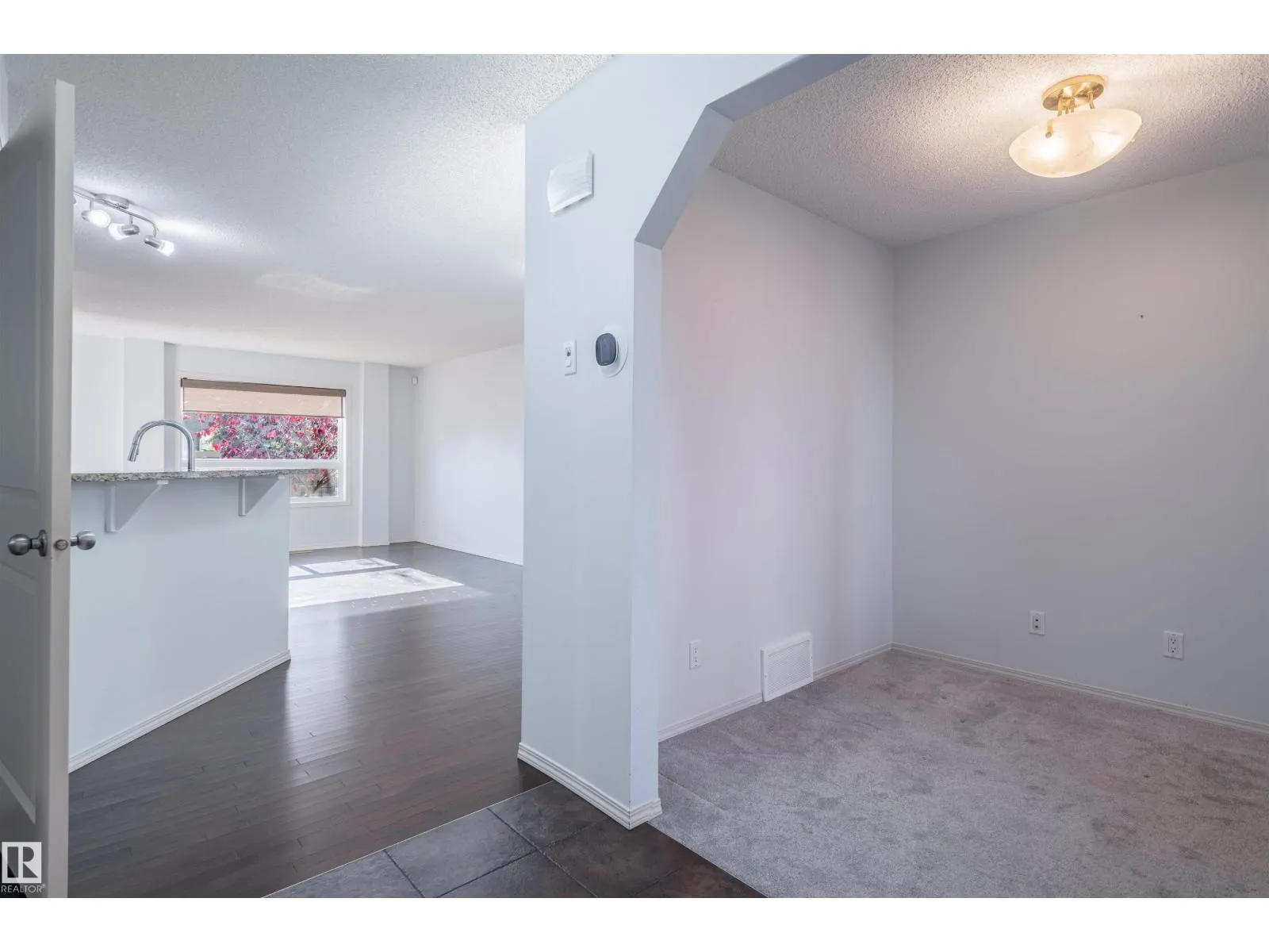 21413 94 AV NW