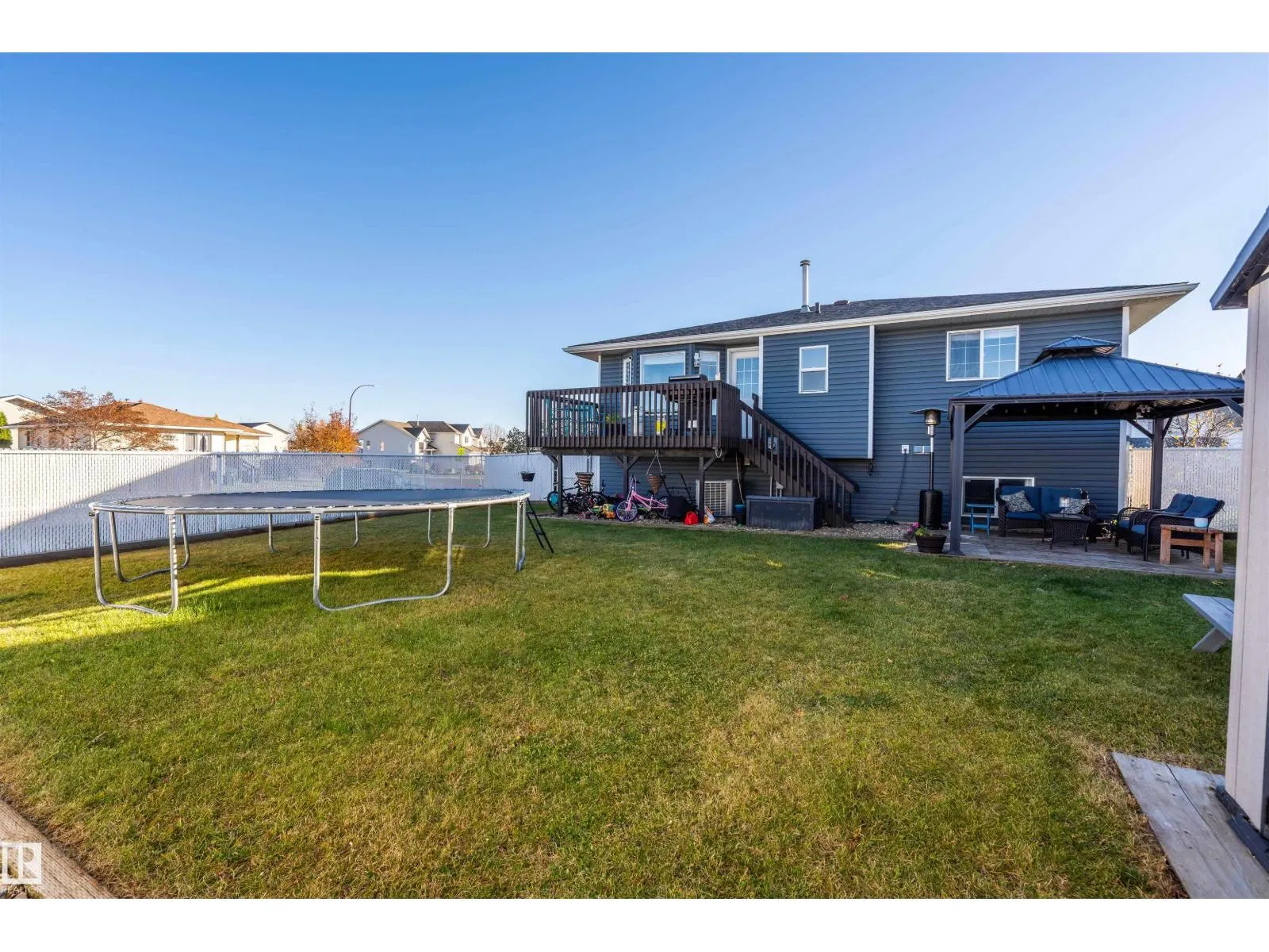 3801 42 Ave