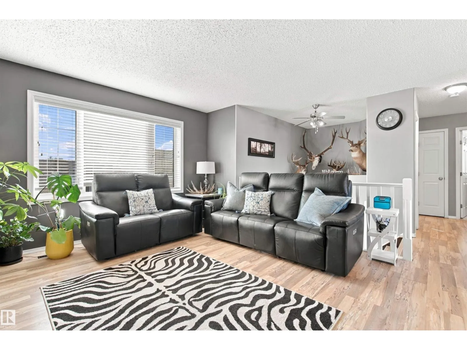3801 42 Ave