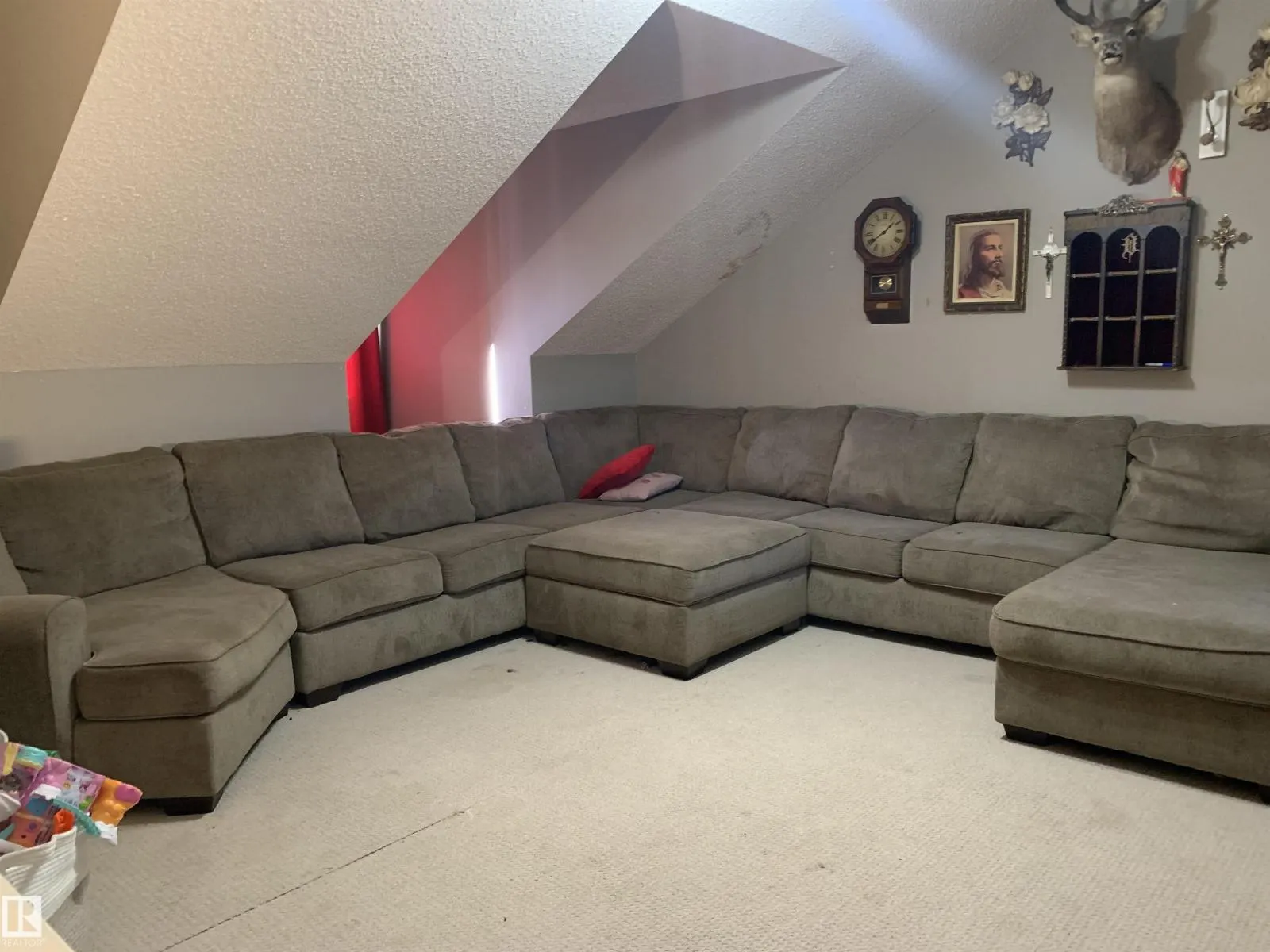 206 ROBINSON DR