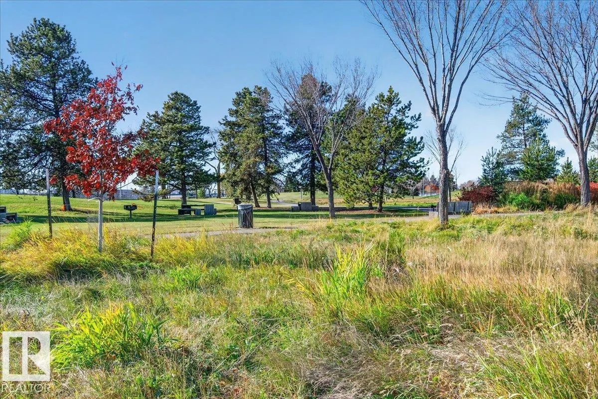 8512 134 AV NW