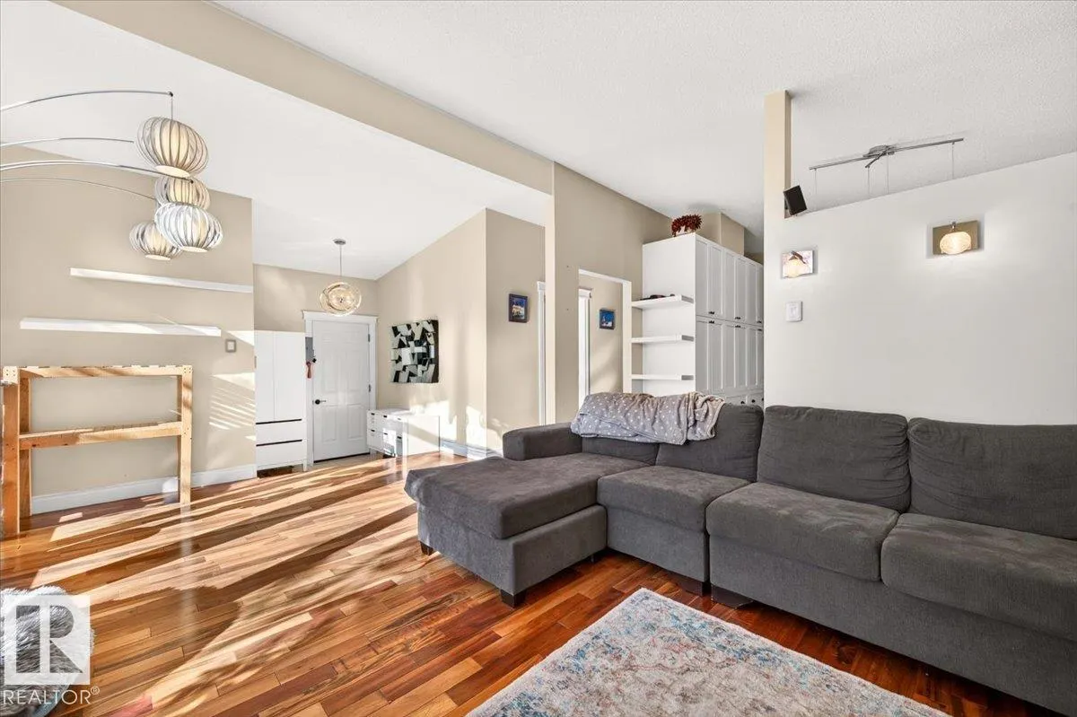 8512 134 AV NW