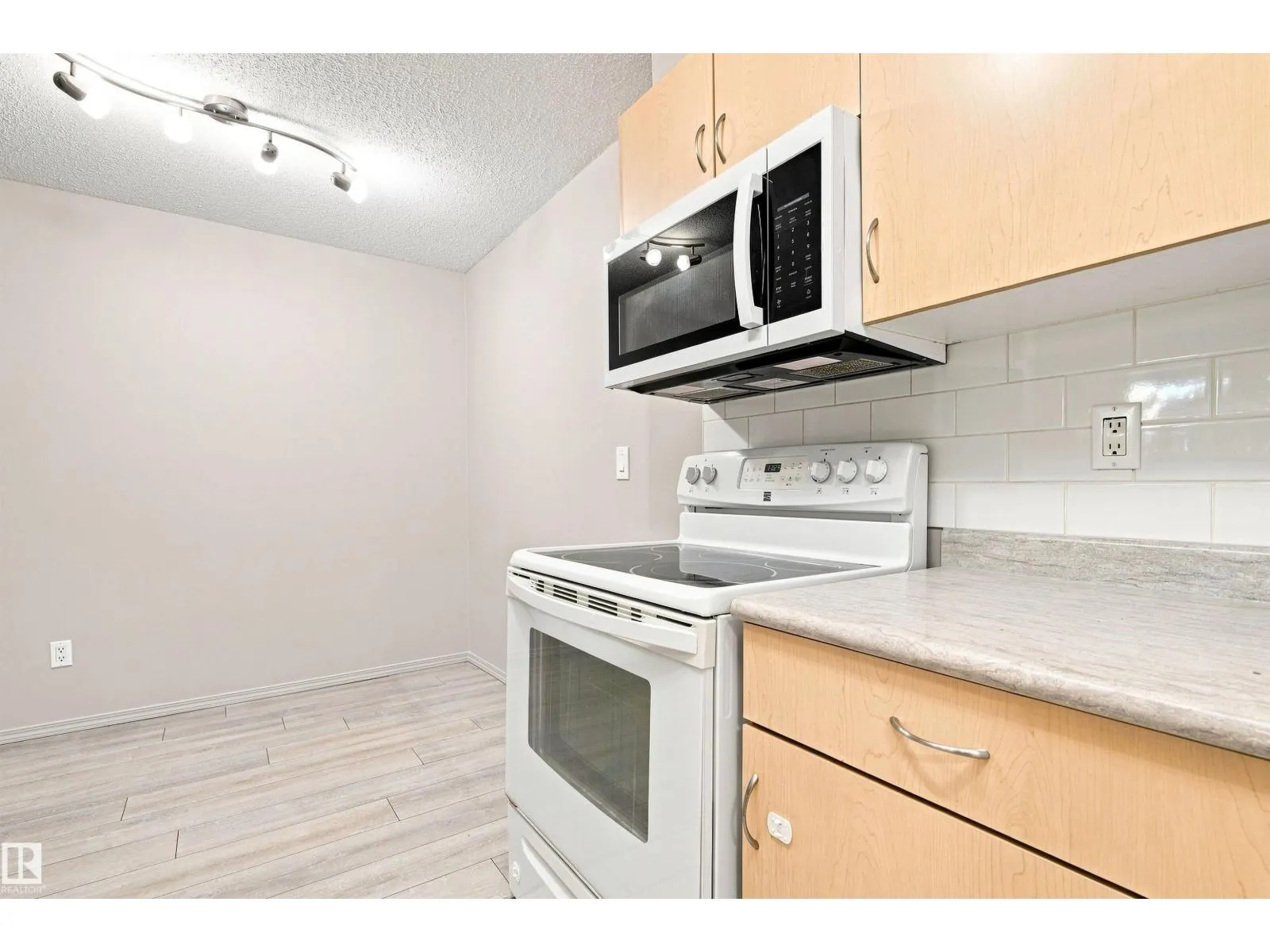 #117 17011 67 AV NW