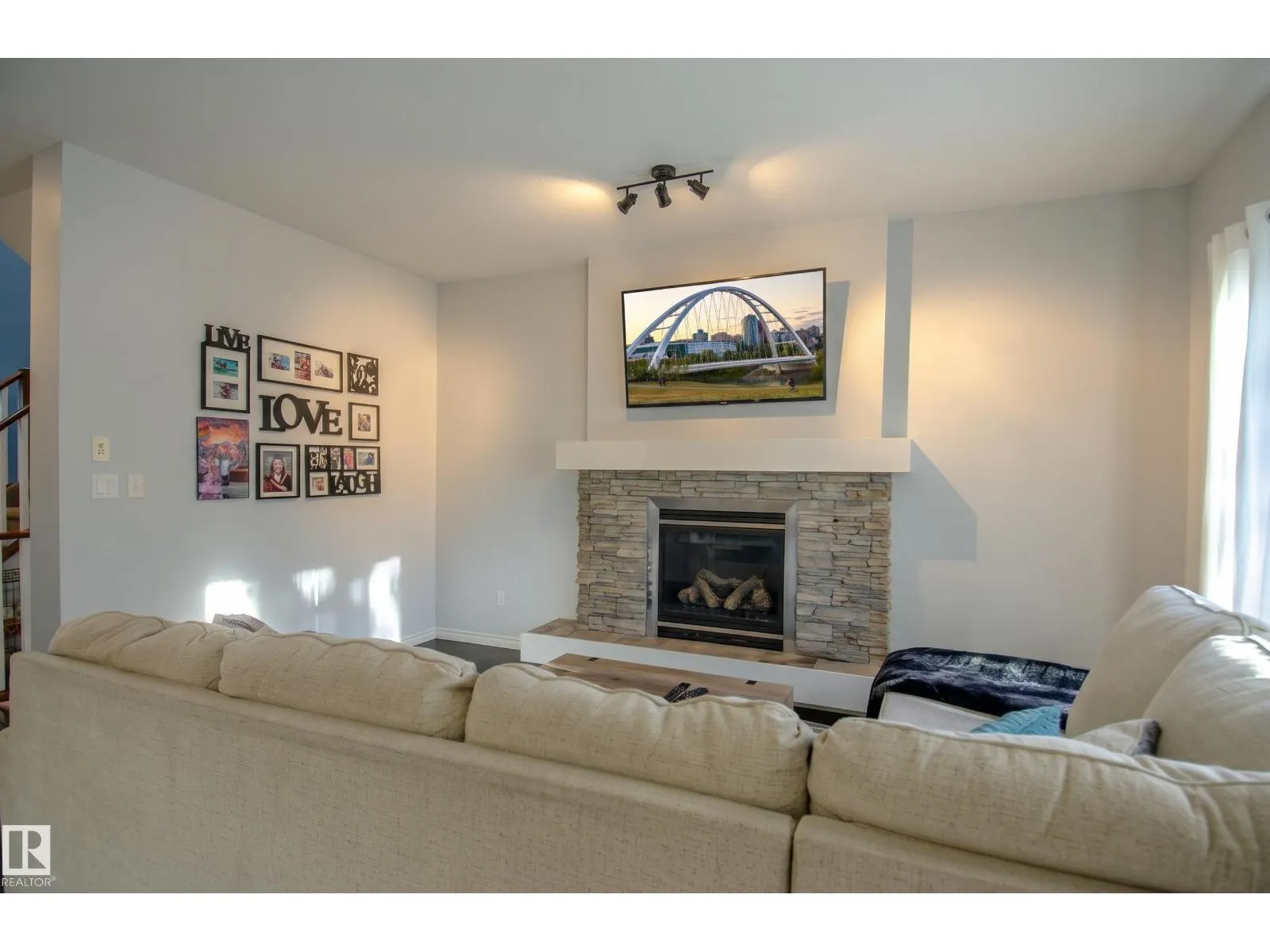 247 SECORD DR NW