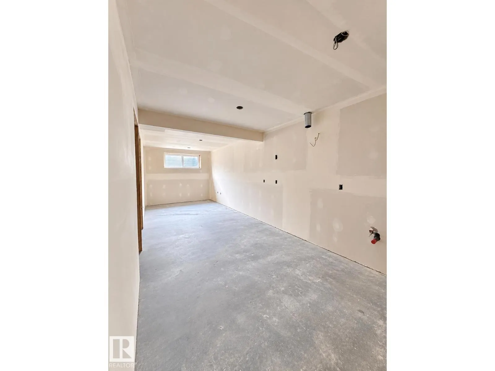 262 39A AV NW