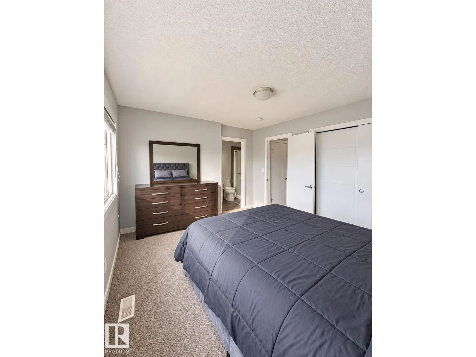 262 39A AV NW