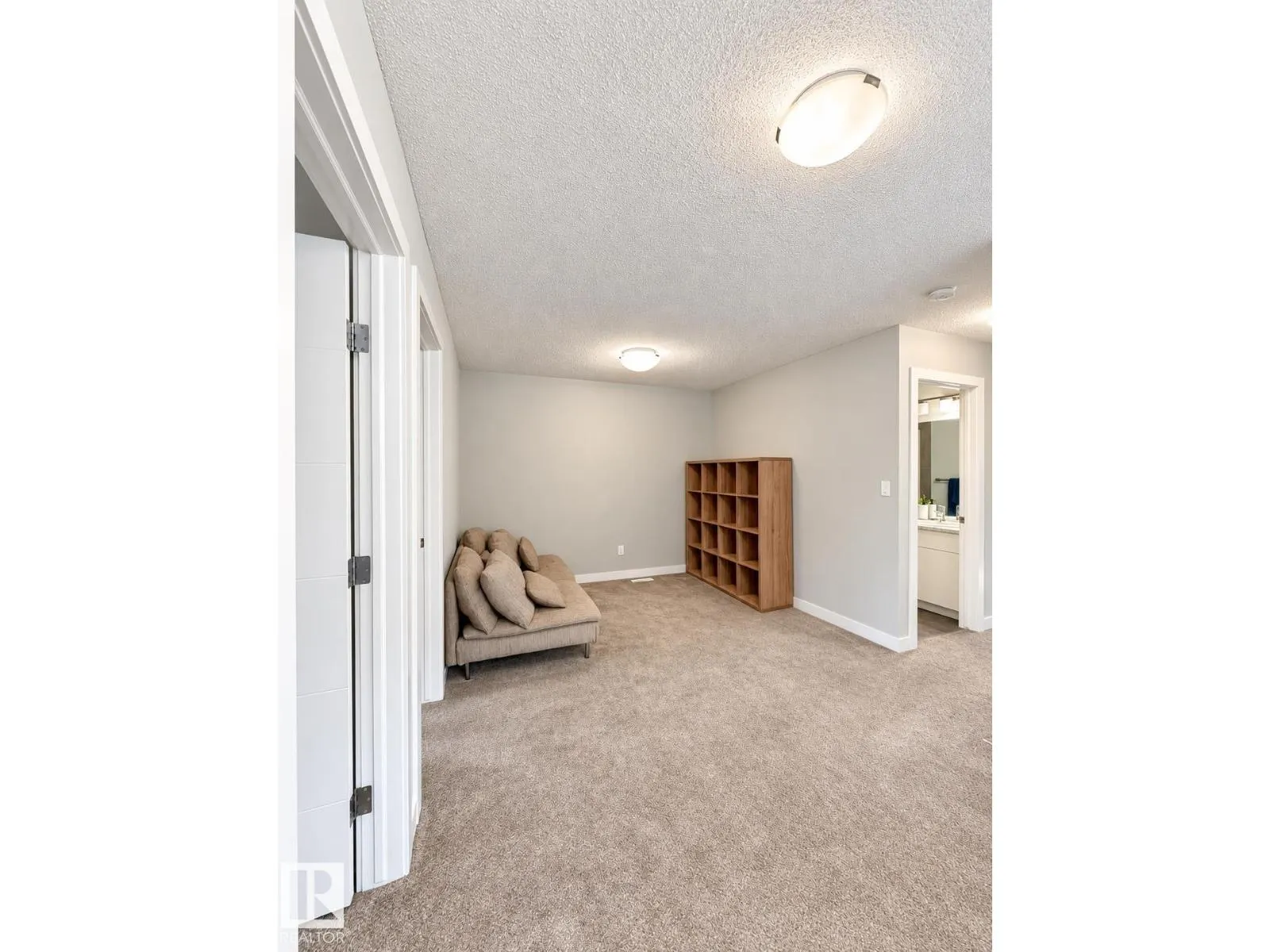262 39A AV NW