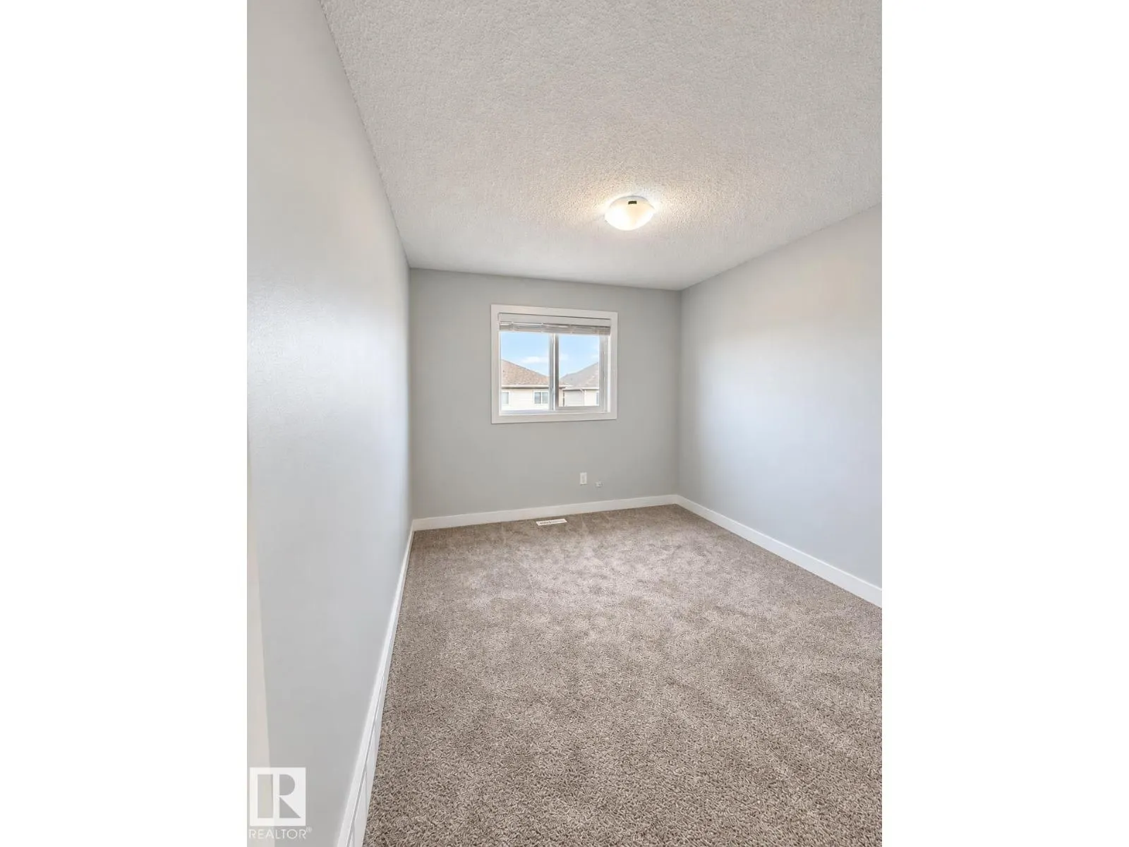 262 39A AV NW