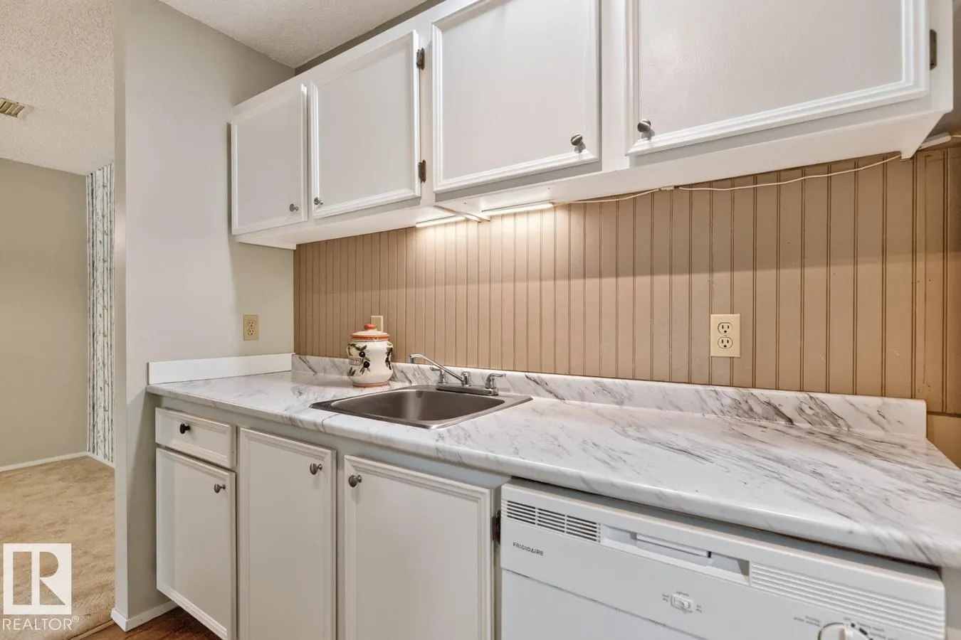 #31 2115 118 ST NW