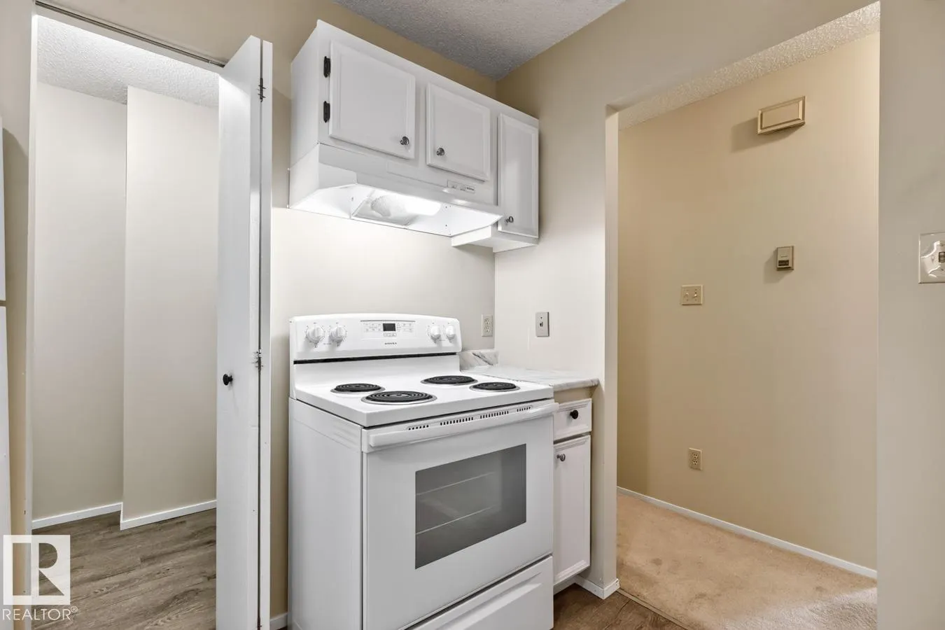 #31 2115 118 ST NW