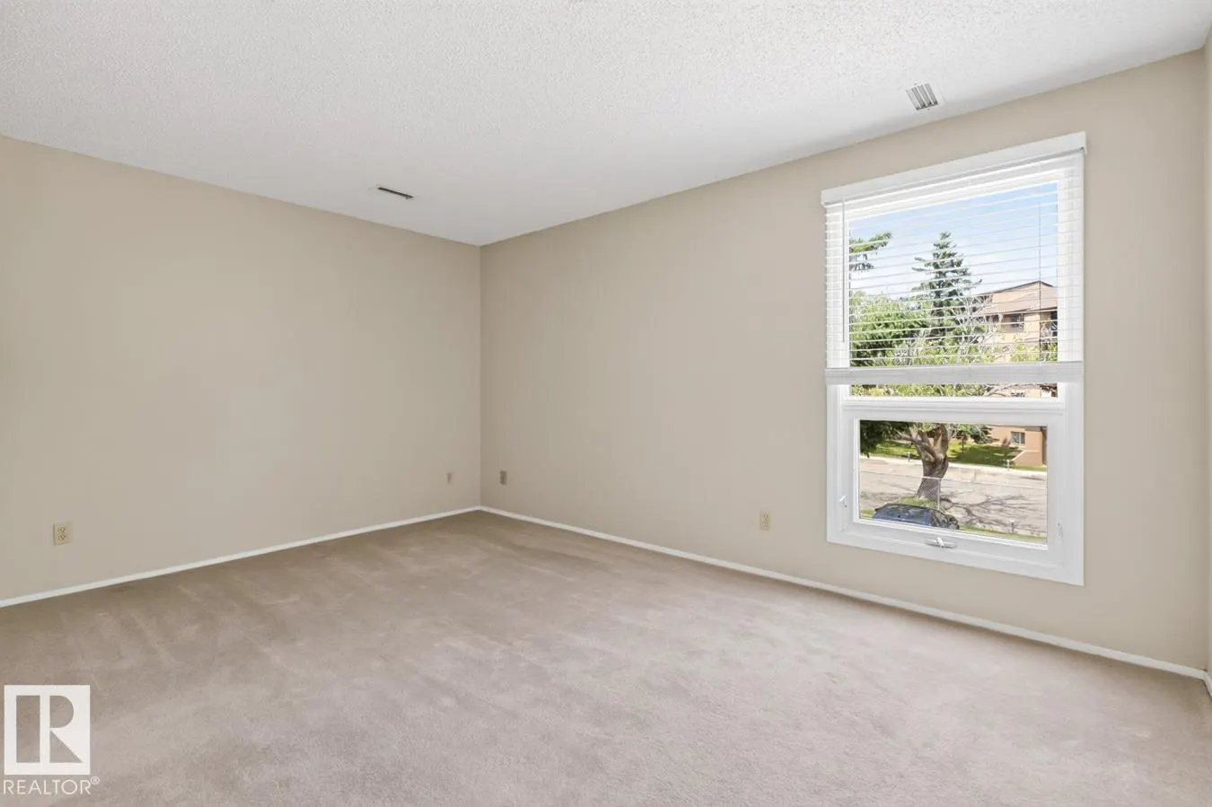 #31 2115 118 ST NW